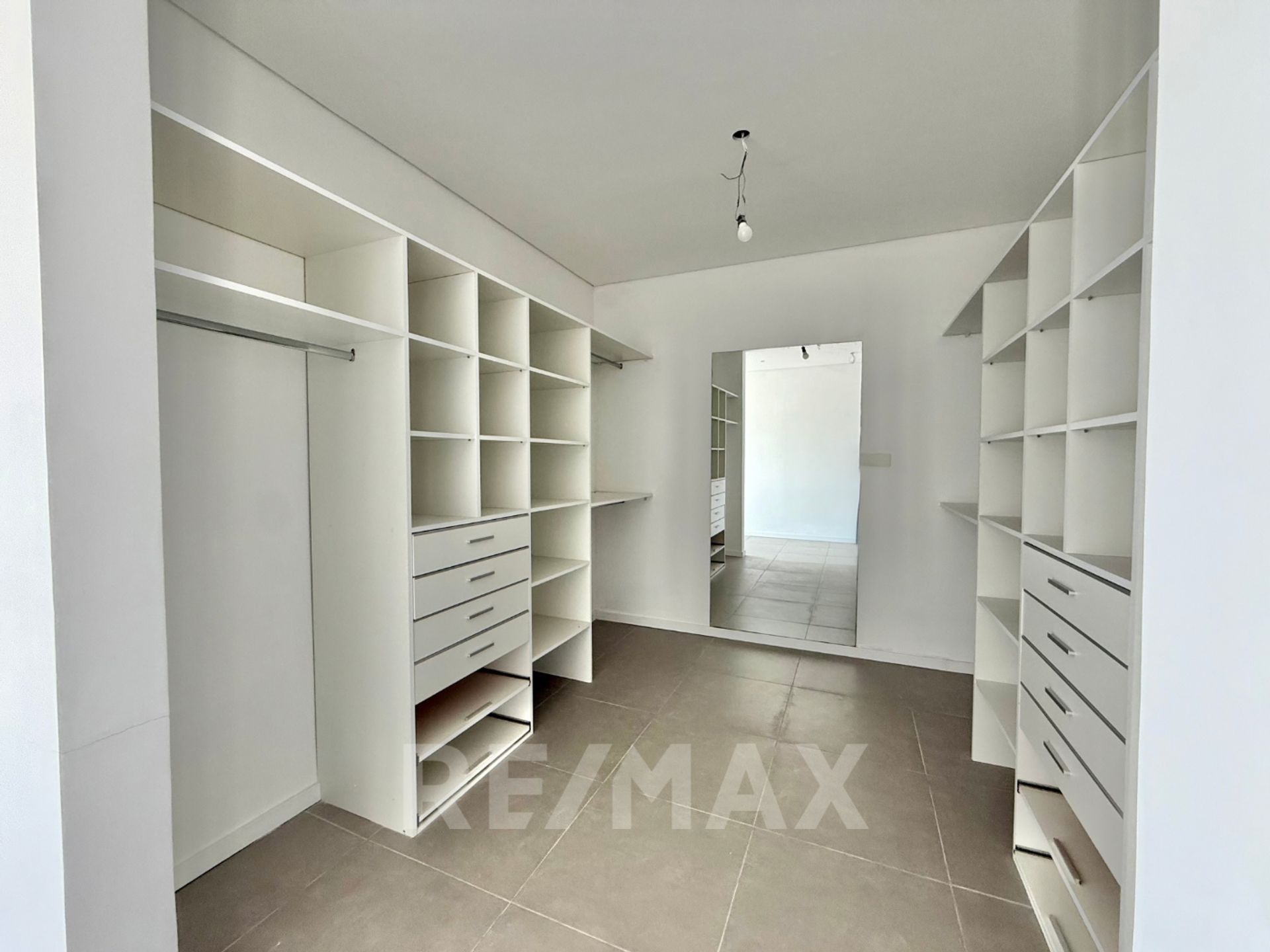 Venta casa al Rio -Tigre - B San Juan- 6 amb
