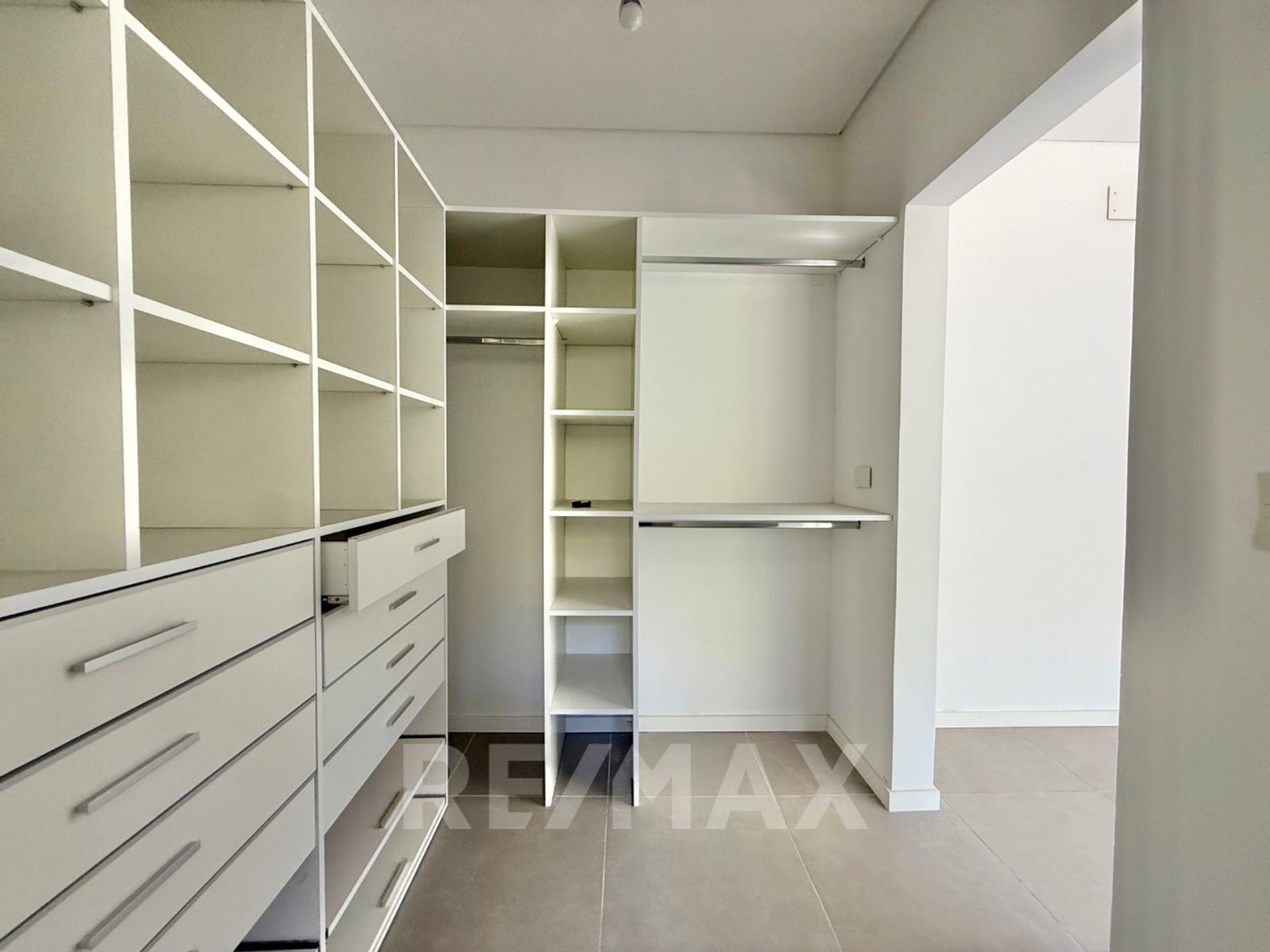 Venta casa al Rio -Tigre - B San Juan- 6 amb