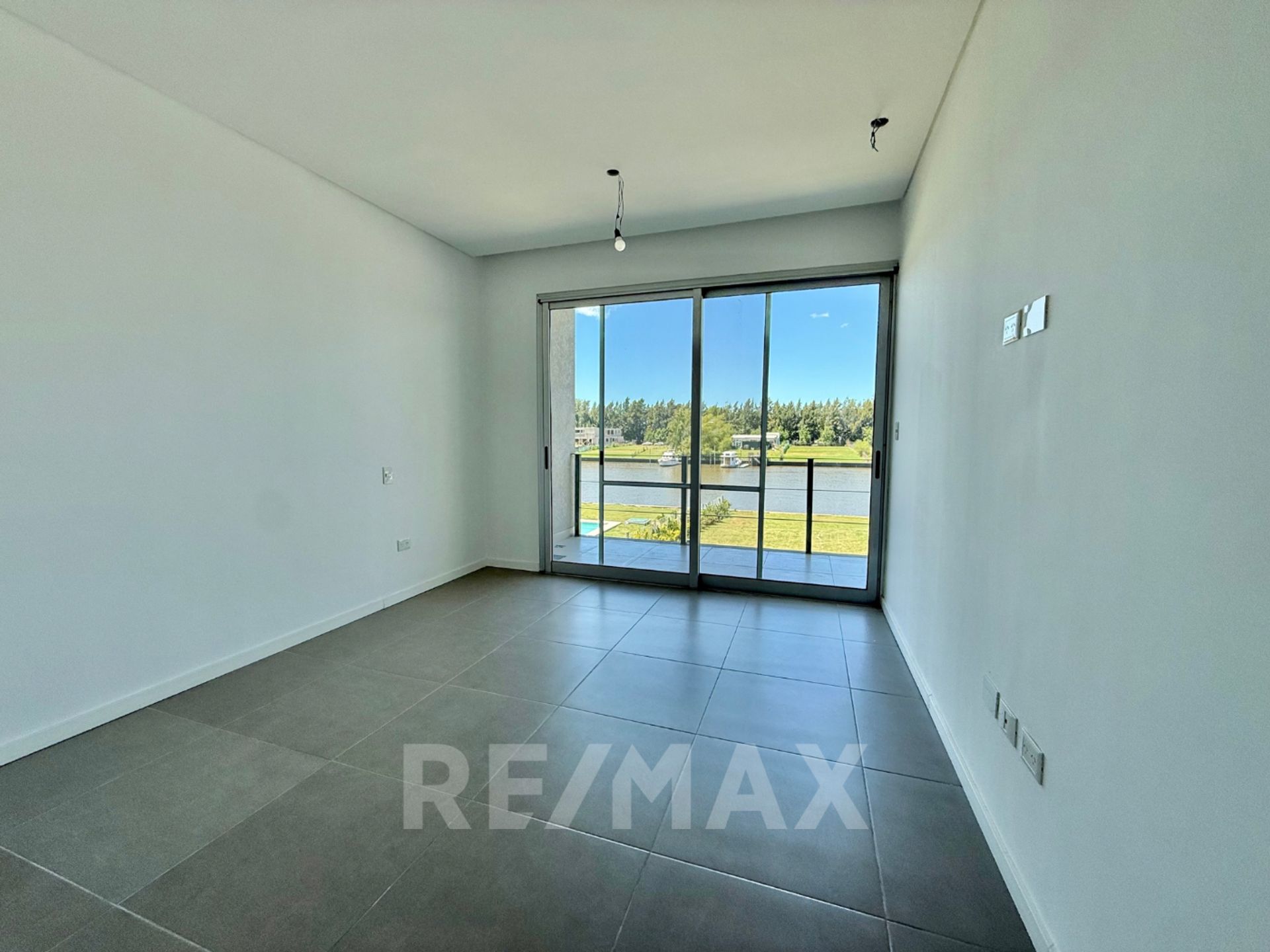 Venta casa al Rio -Tigre - B San Juan- 6 amb