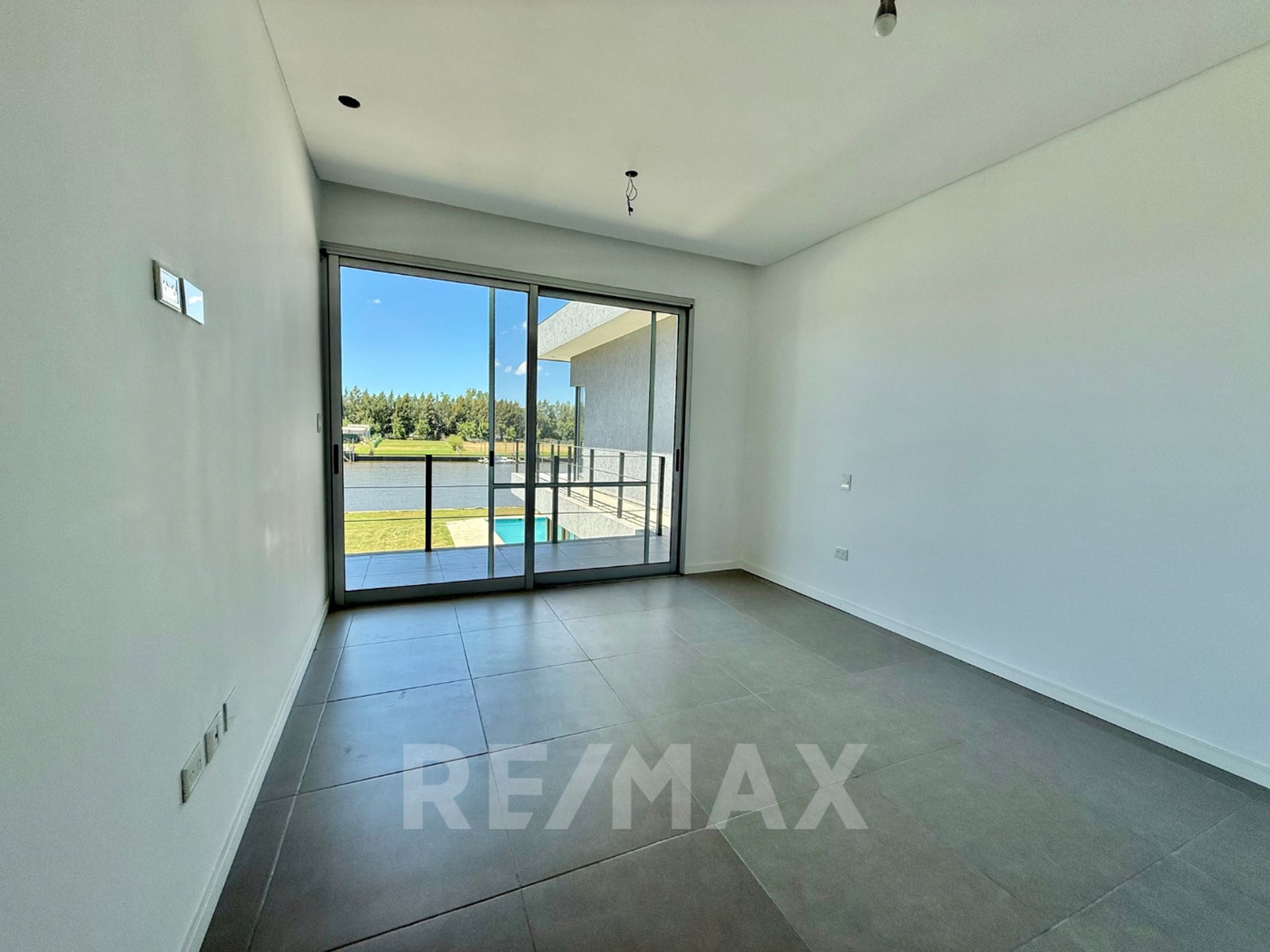 Venta casa al Rio -Tigre - B San Juan- 6 amb