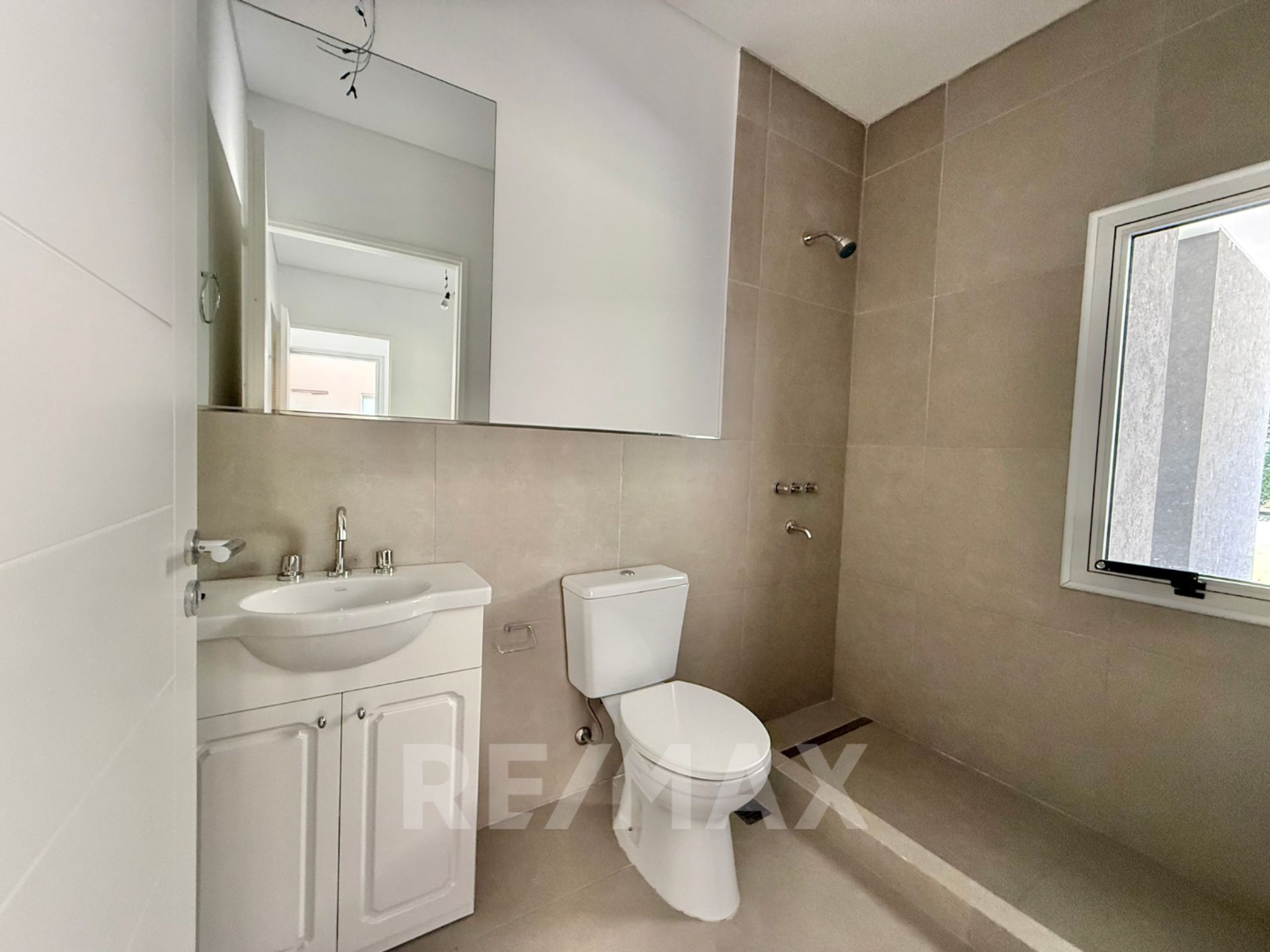 Venta casa al Rio -Tigre - B San Juan- 6 amb