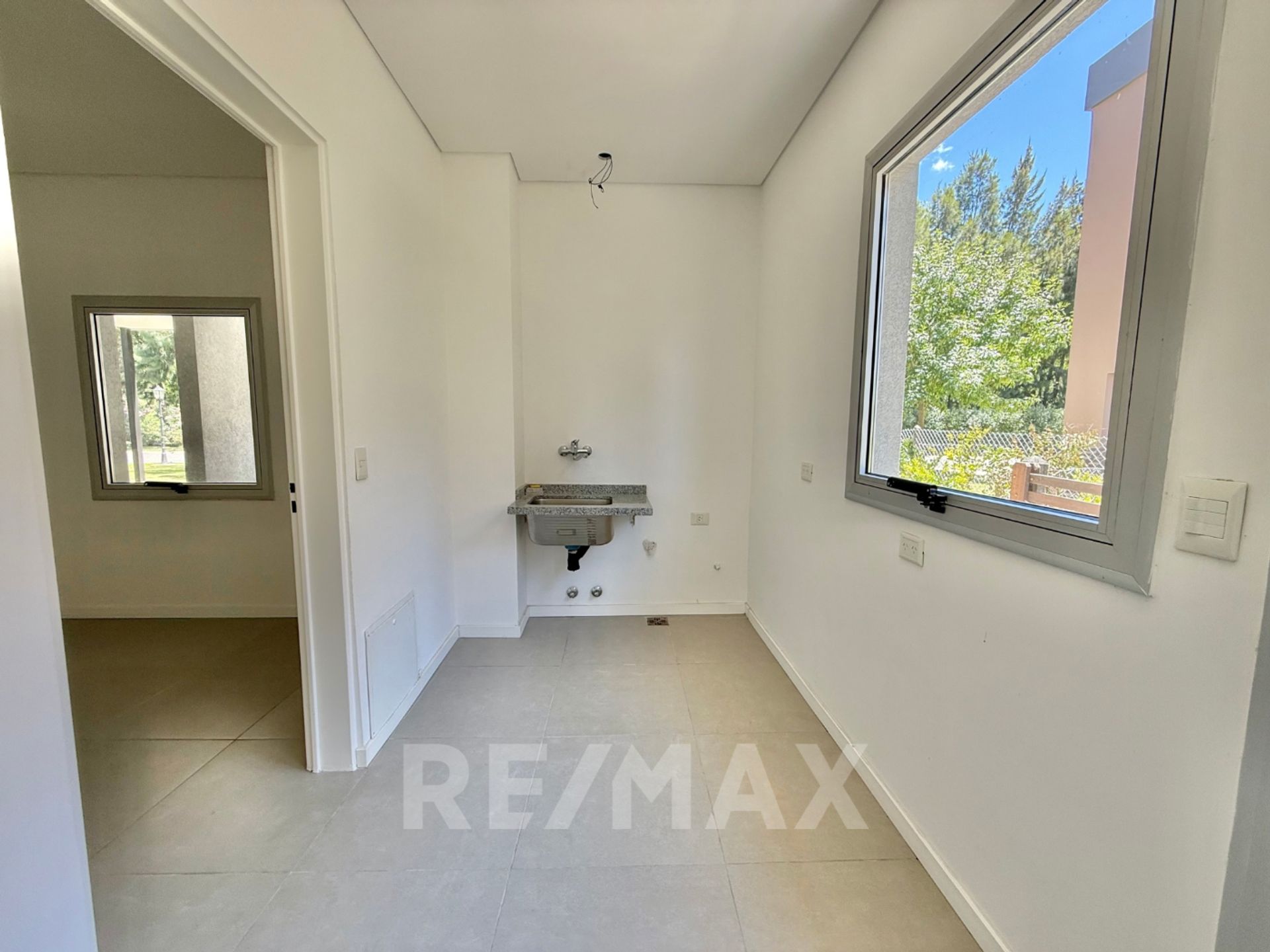 Venta casa al Rio -Tigre - B San Juan- 6 amb