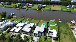 Venta casa al Rio -Tigre - B San Juan- 6 amb