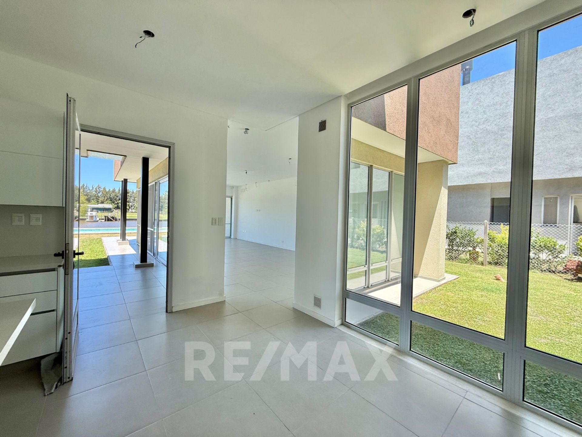 Casa venta B°nautico San Juan al rio Lujan-Tigre