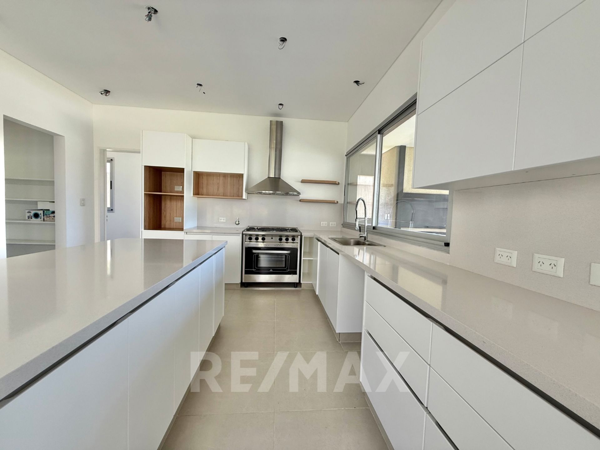 Casa venta B°nautico San Juan al rio Lujan-Tigre