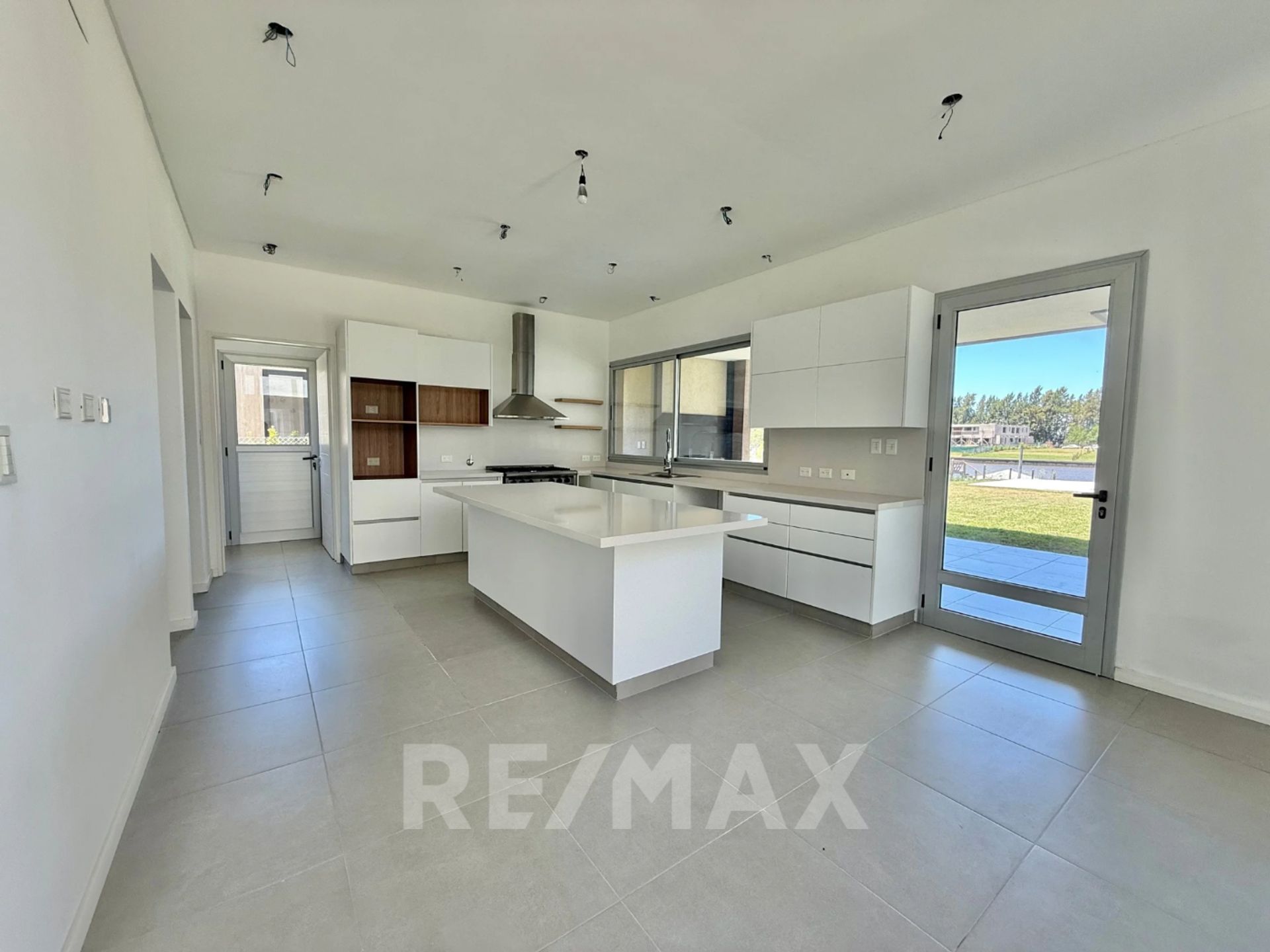Casa venta B°nautico San Juan al rio Lujan-Tigre