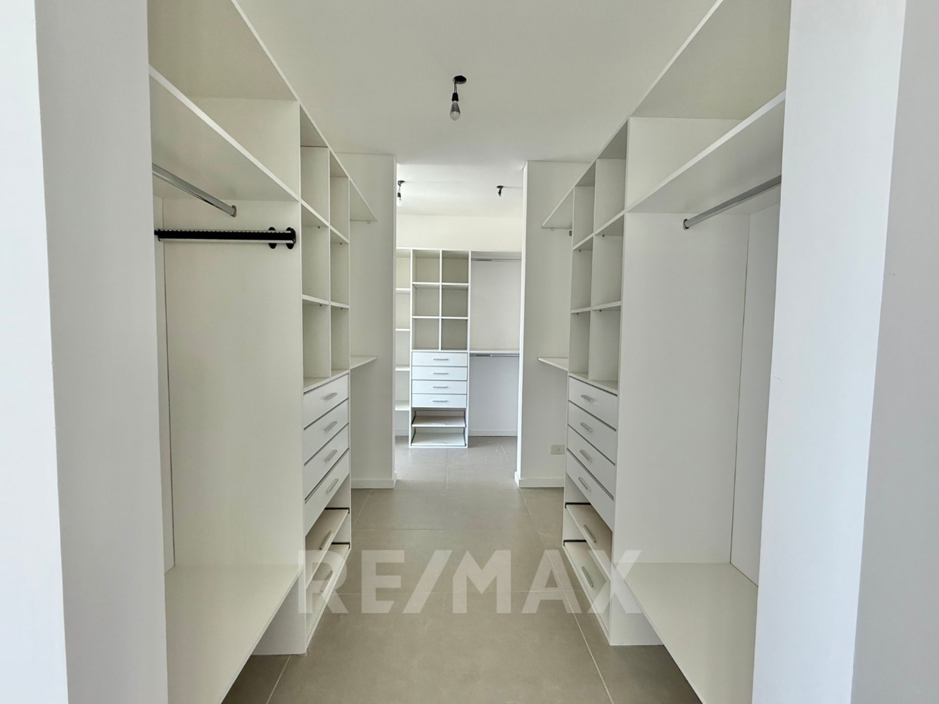 Casa venta B°nautico San Juan al rio Lujan-Tigre