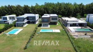 Casa venta B°nautico San Juan al rio Lujan-Tigre