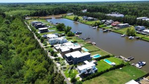Casa venta B°nautico San Juan al rio Lujan-Tigre