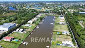 Casa venta B°nautico San Juan al rio Lujan-Tigre