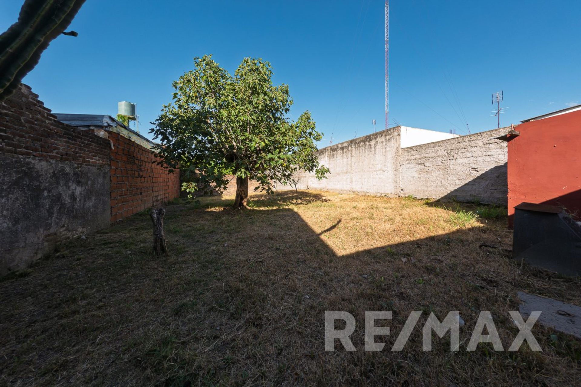 Venta Casa 3 Amb + Monoambiente Lote propio 324 m2