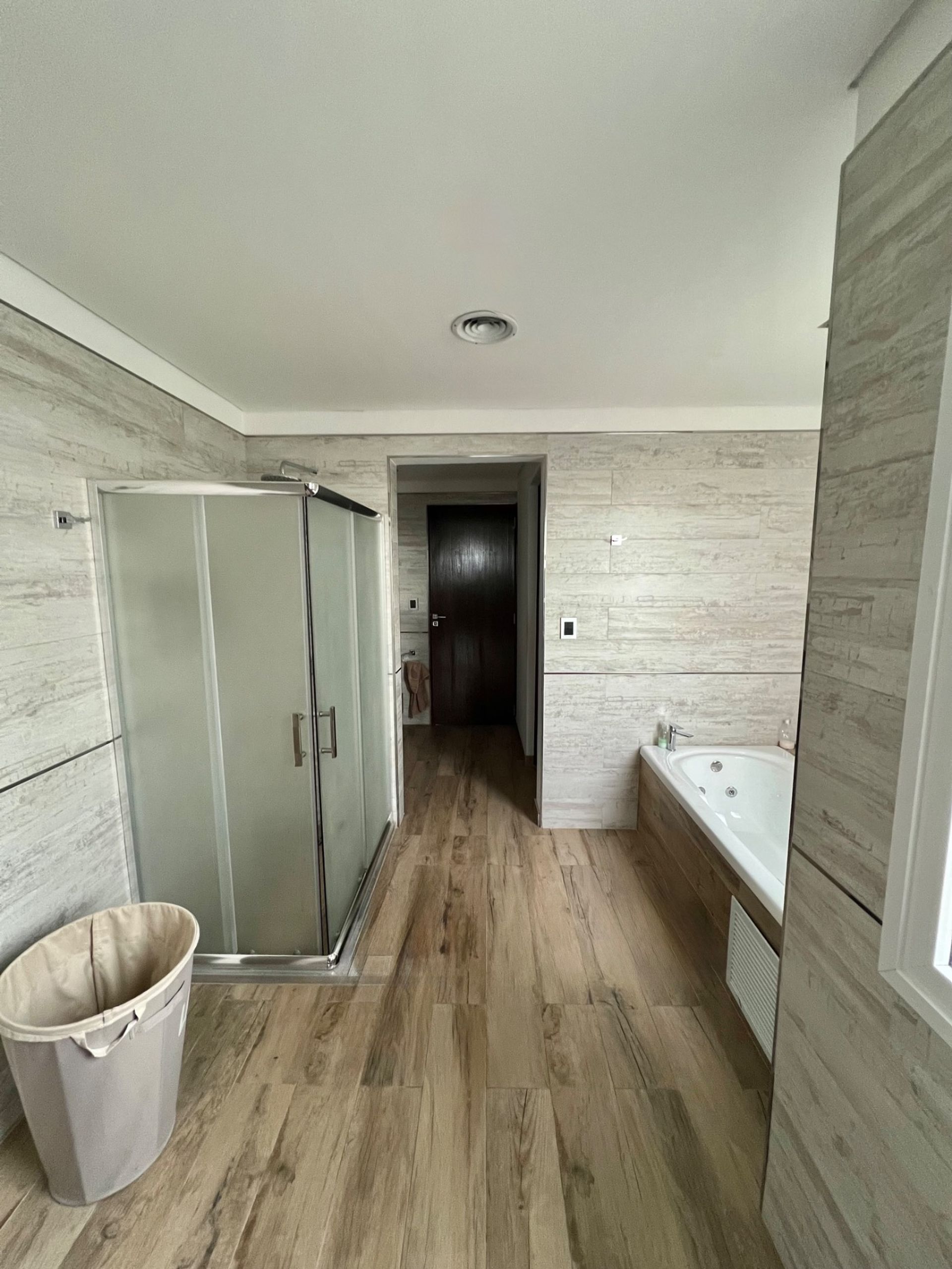 Venta casa al lago barrio El Golf, Nordelta