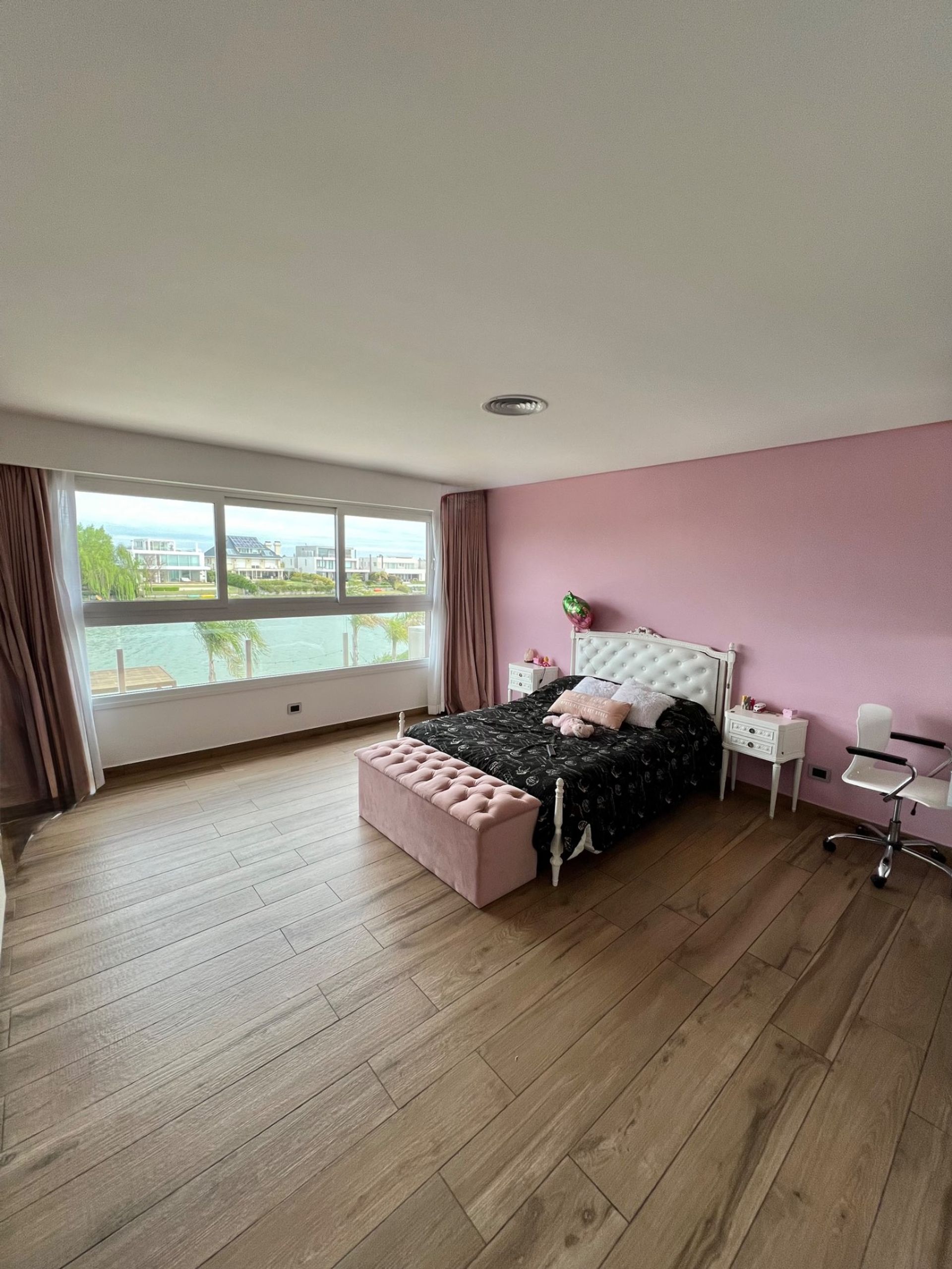 Venta casa al lago barrio El Golf, Nordelta