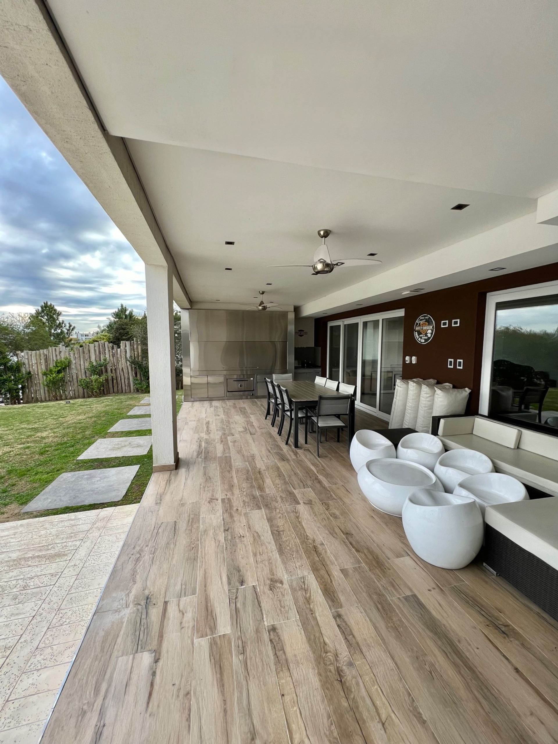 Venta casa al lago barrio El Golf, Nordelta