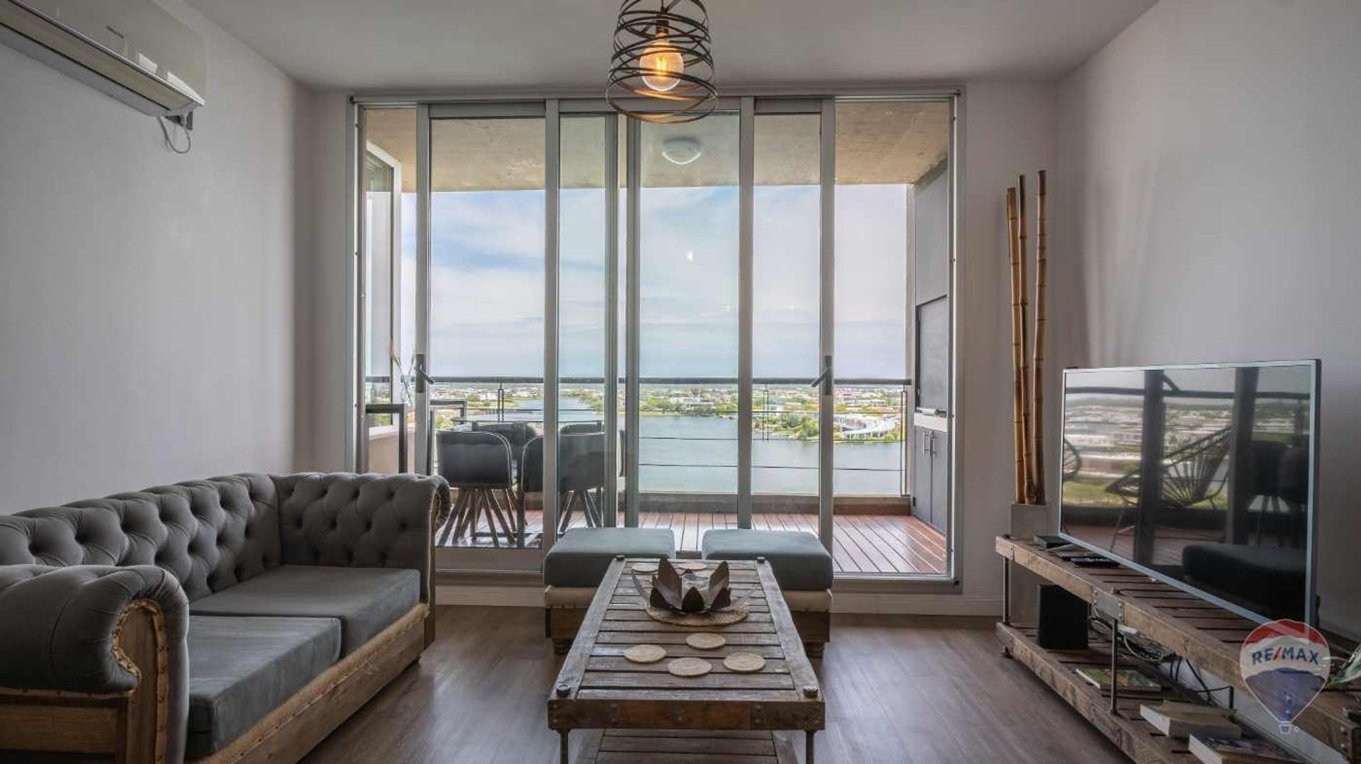 Live in front of the lake in La Mansa, Nordelta