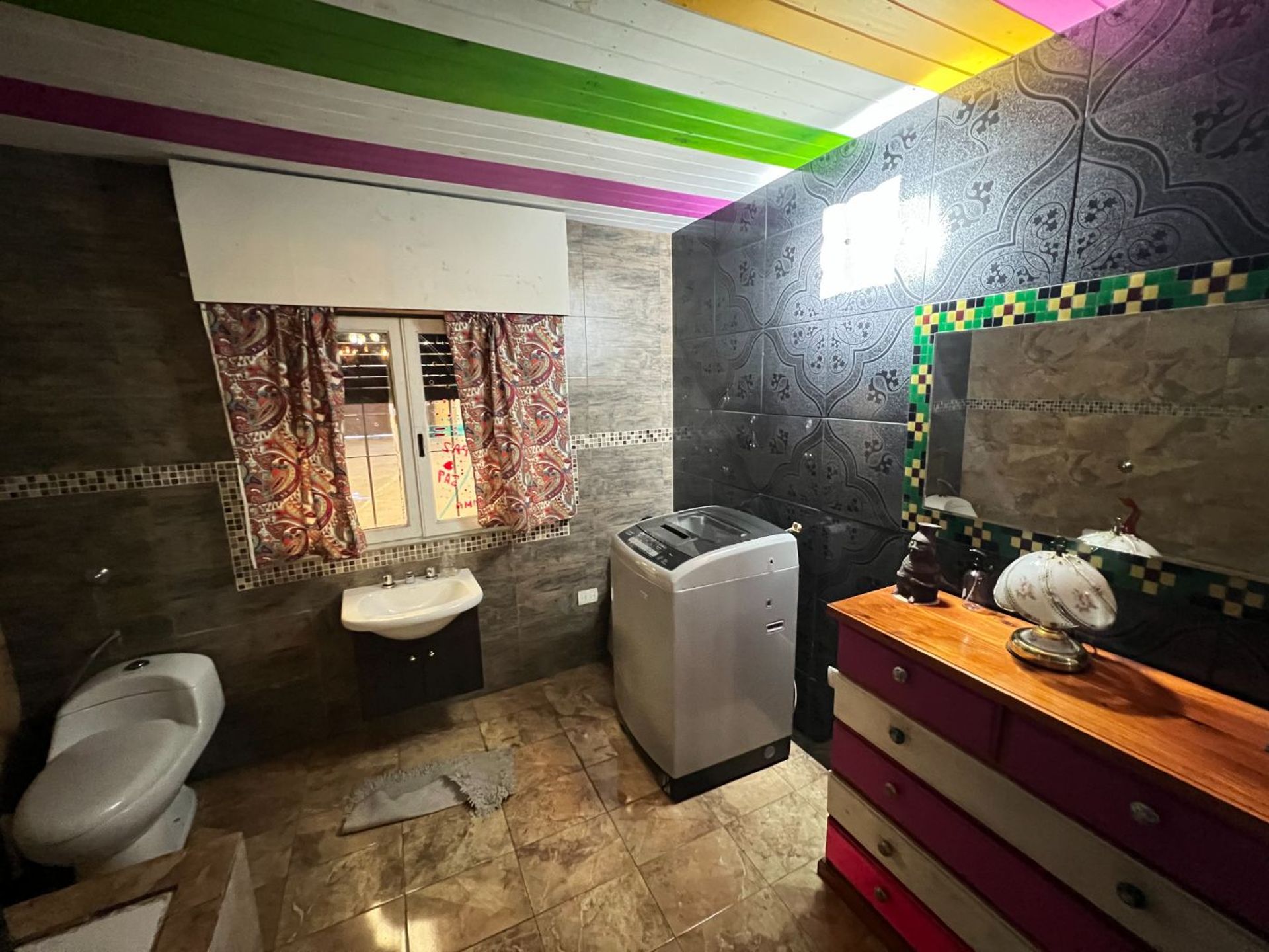 Venta Galpón comercial, vivienda y pileta