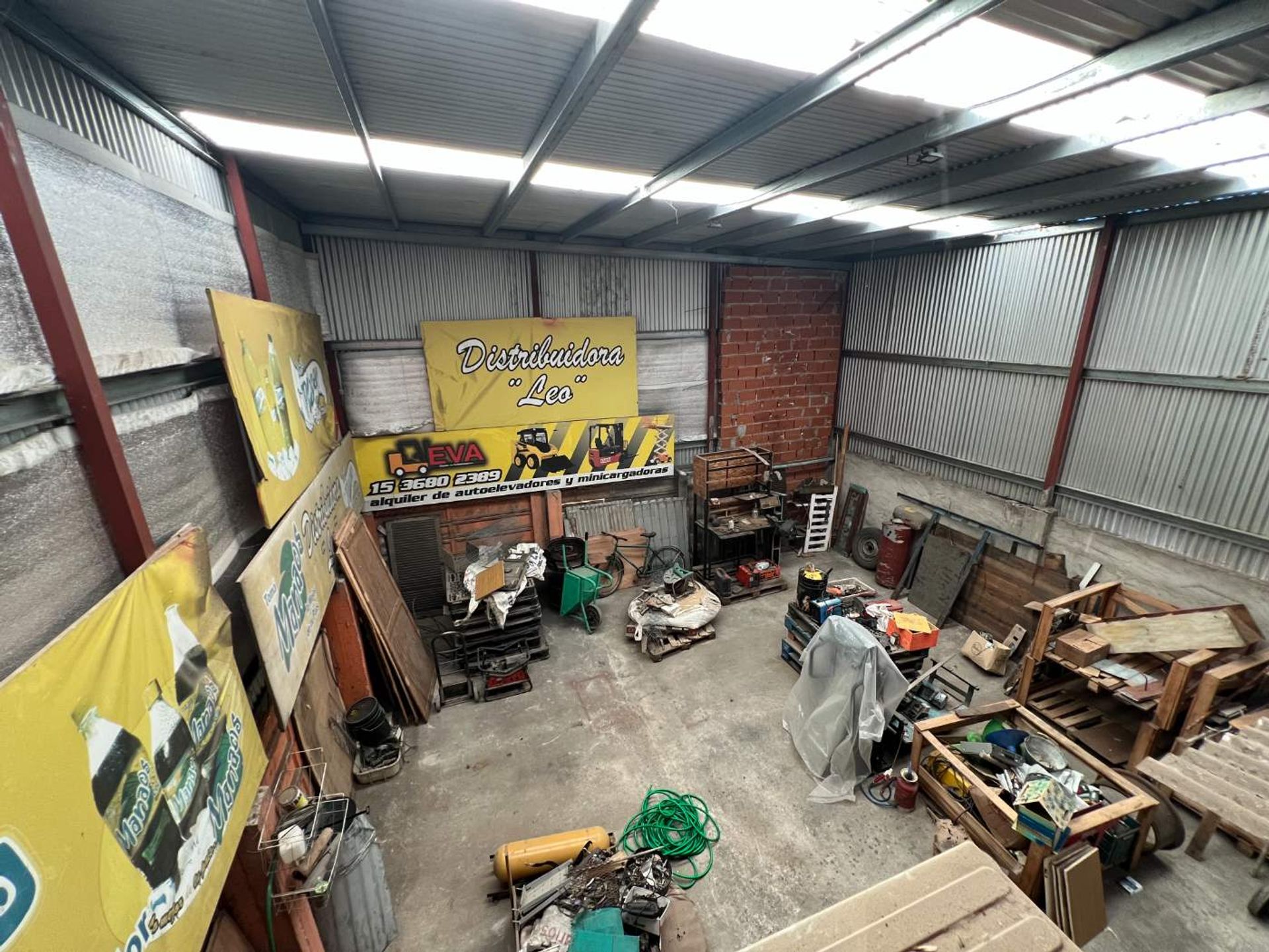 Venta Galpón comercial, vivienda y pileta