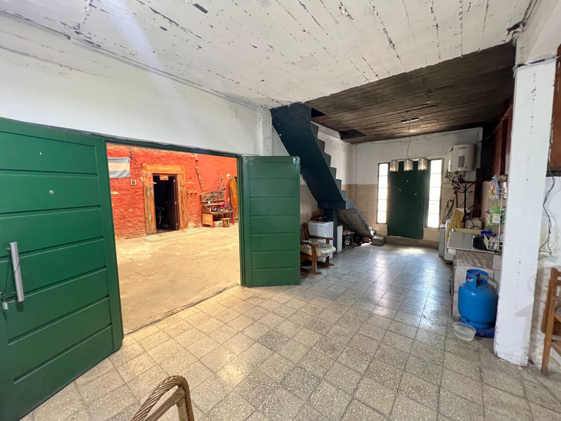 Venta Galpón comercial, vivienda y pileta