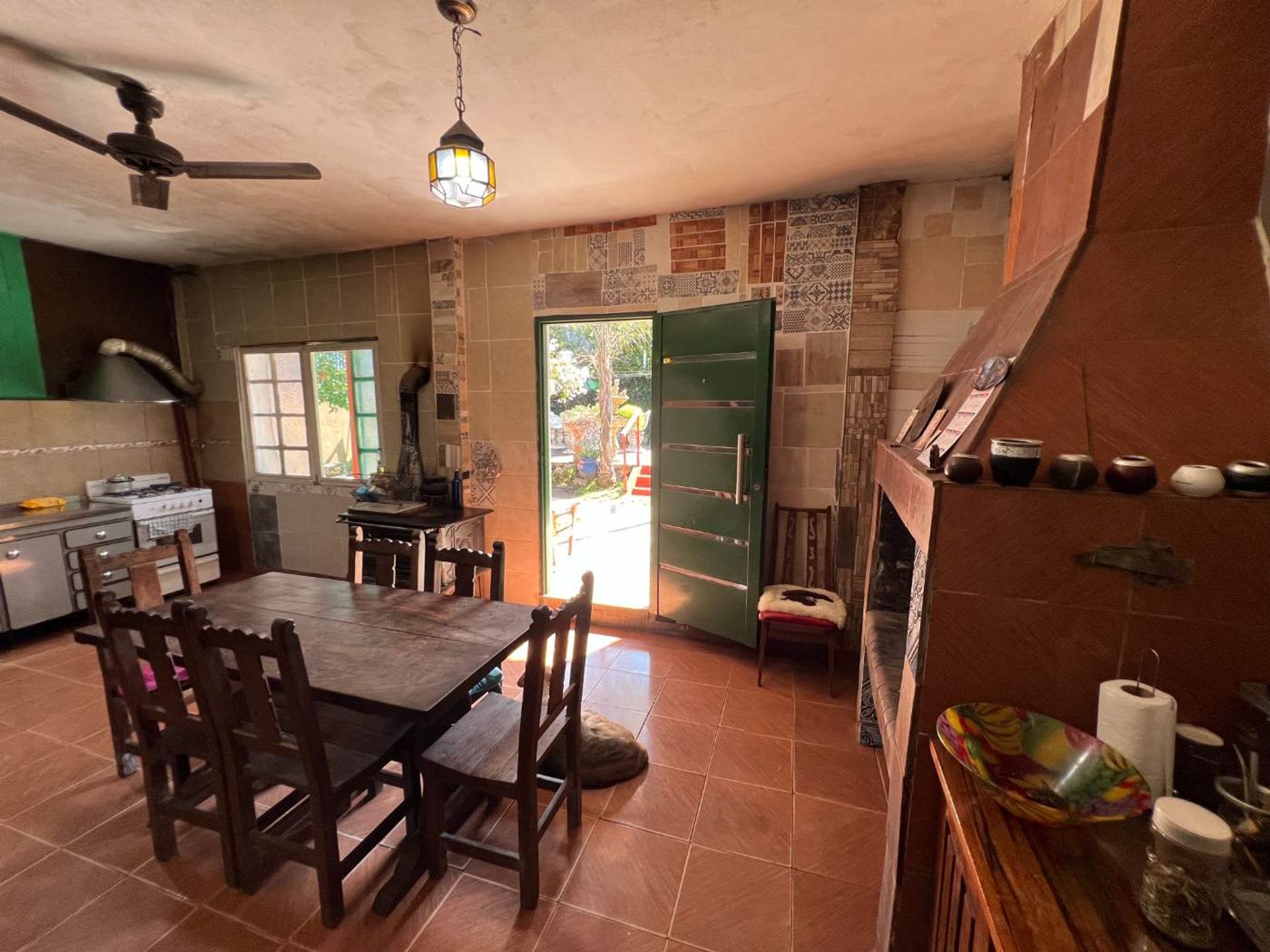 Venta Galpón comercial, vivienda y pileta