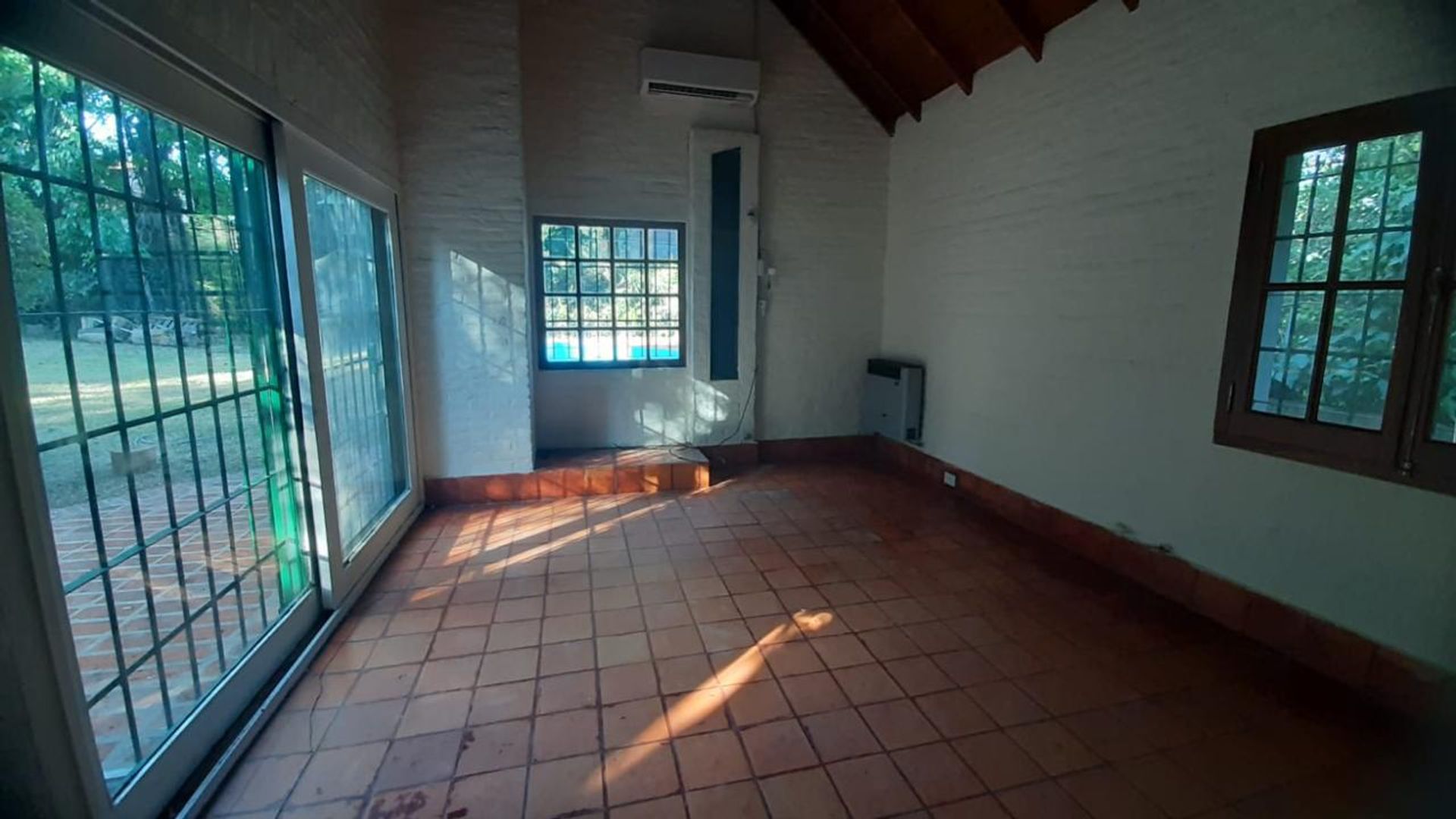 Alquiler casa con parque y pileta