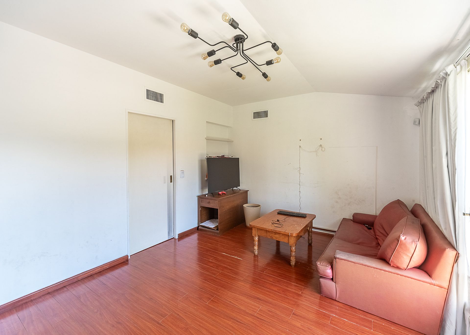 Venta de casa 6 ambientes en Martinez Apto Credito