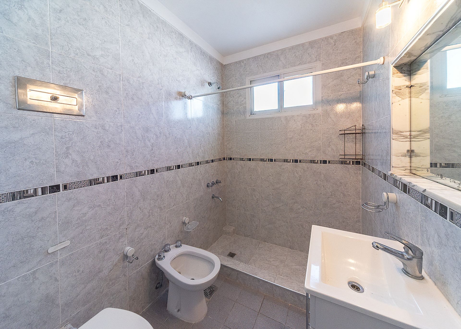 Venta de casa 6 ambientes en Martinez Apto Credito