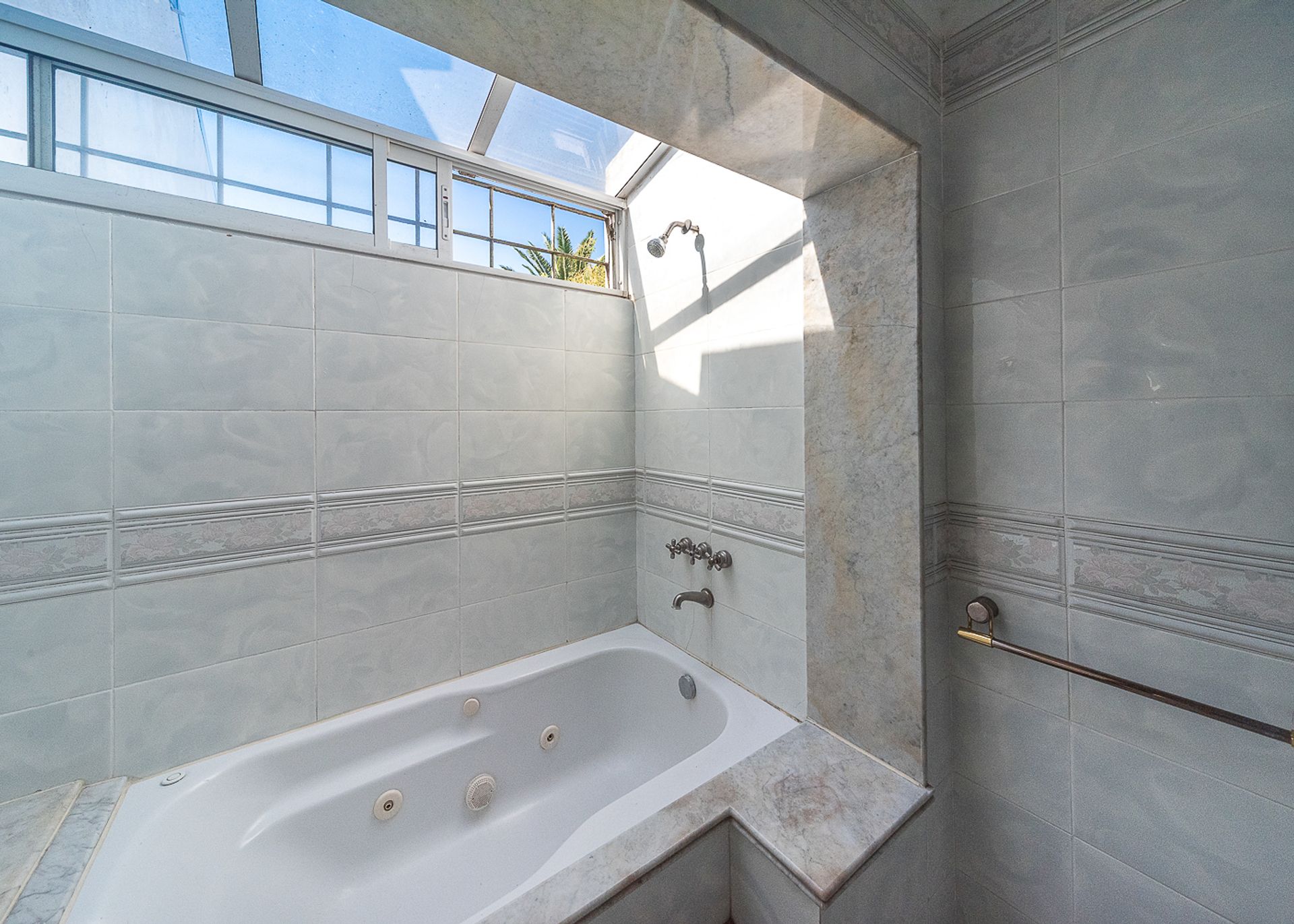 Venta de casa 6 ambientes en Martinez Apto Credito