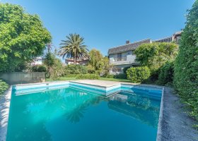 Venta de casa 6 ambientes en Martinez con pileta