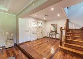 Venta de casa 6 ambientes en Martinez con pileta