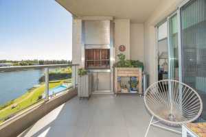 3-bedroom Bright 2 parking spaces Lake view Acqua II