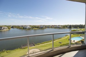 3-bedroom Bright 2 parking spaces Lake view Acqua II