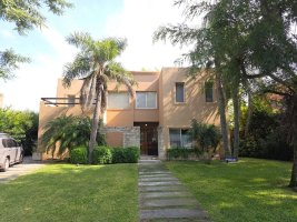For Sale House 3‑bedroom San Isidro Labrador Al Golf