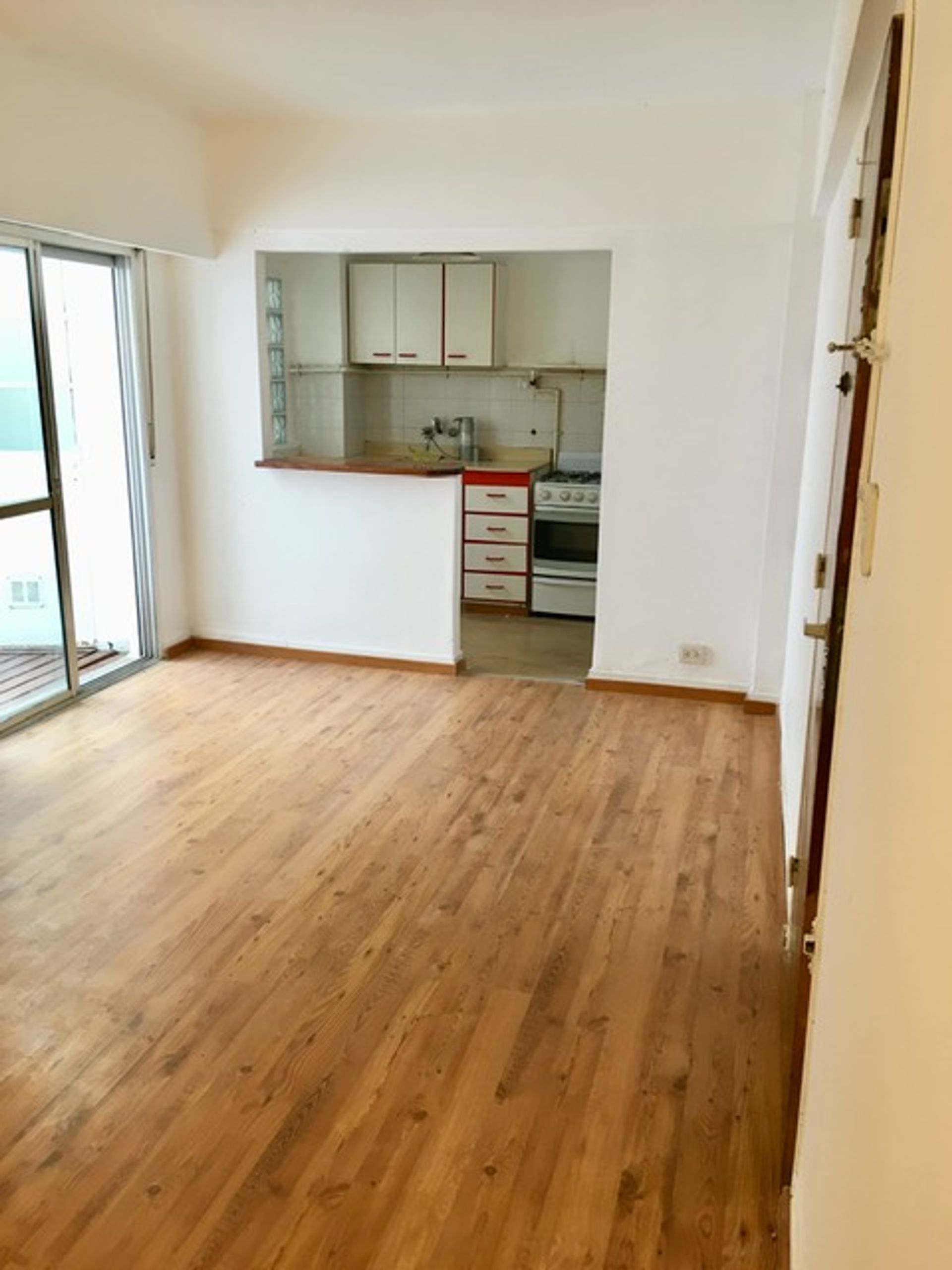 Venta depto 2 amb c/ patio PB bajas exp Olivos