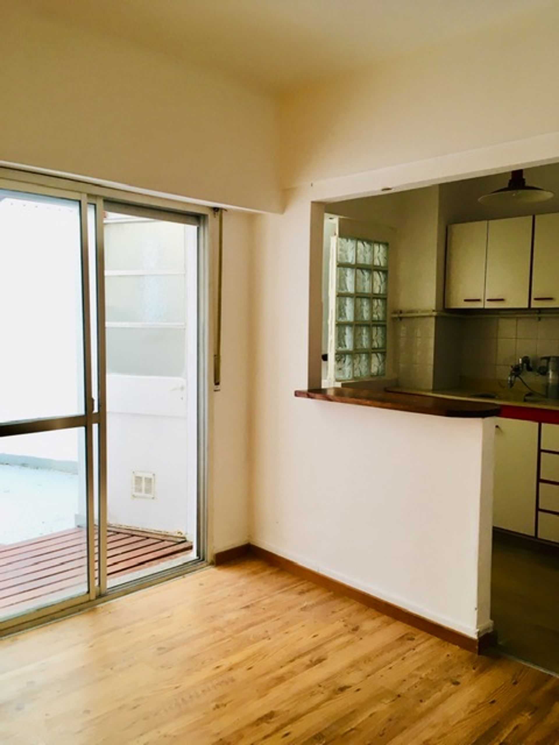 Venta depto 2 amb c/ patio PB bajas exp Olivos