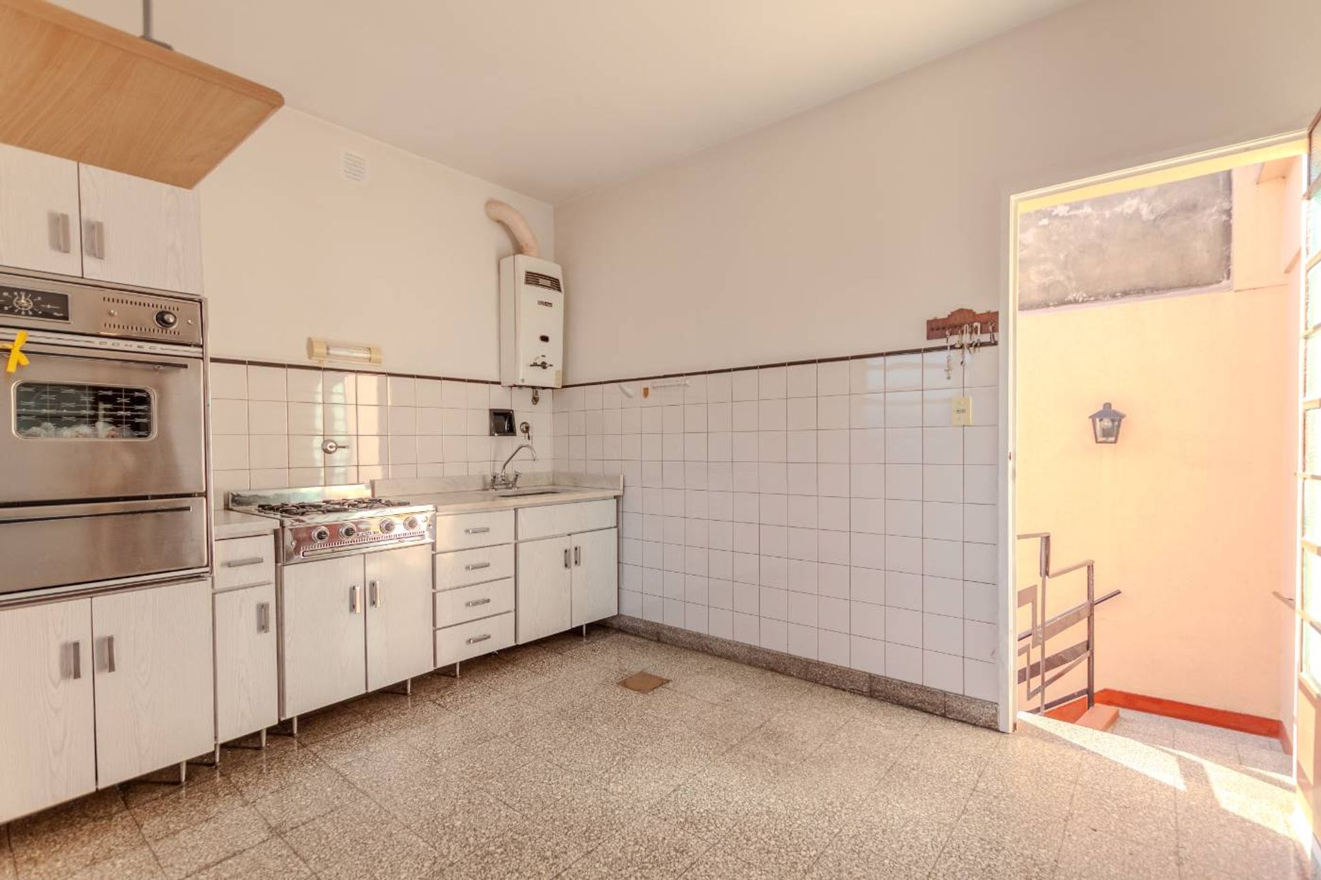VENTA CASA LOCAL DEPTO APTA CRED. en V. MARTELLI.