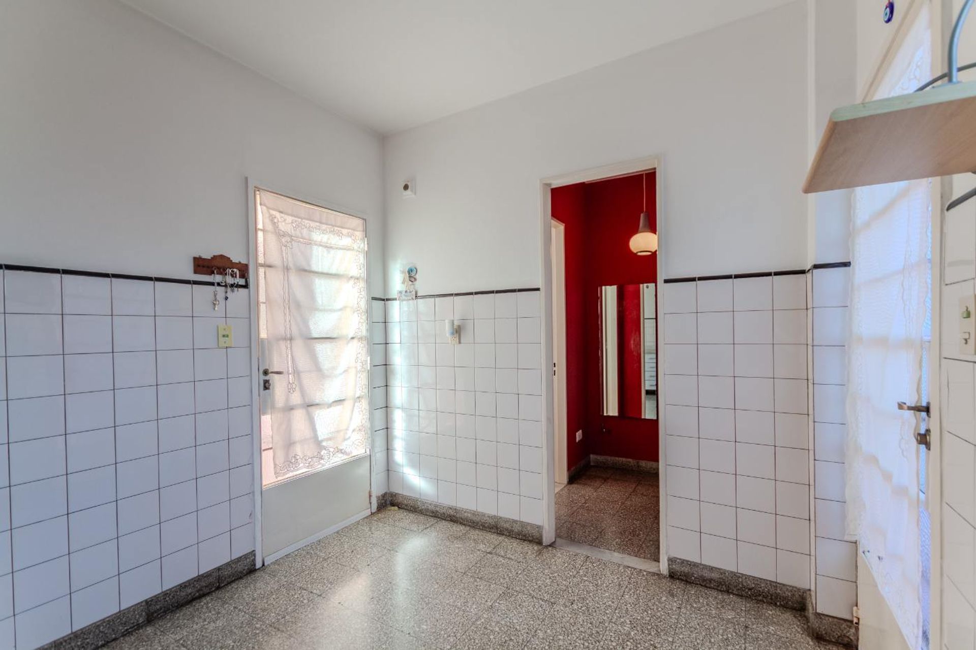 VENTA CASA LOCAL DEPTO APTA CRED. en V. MARTELLI.