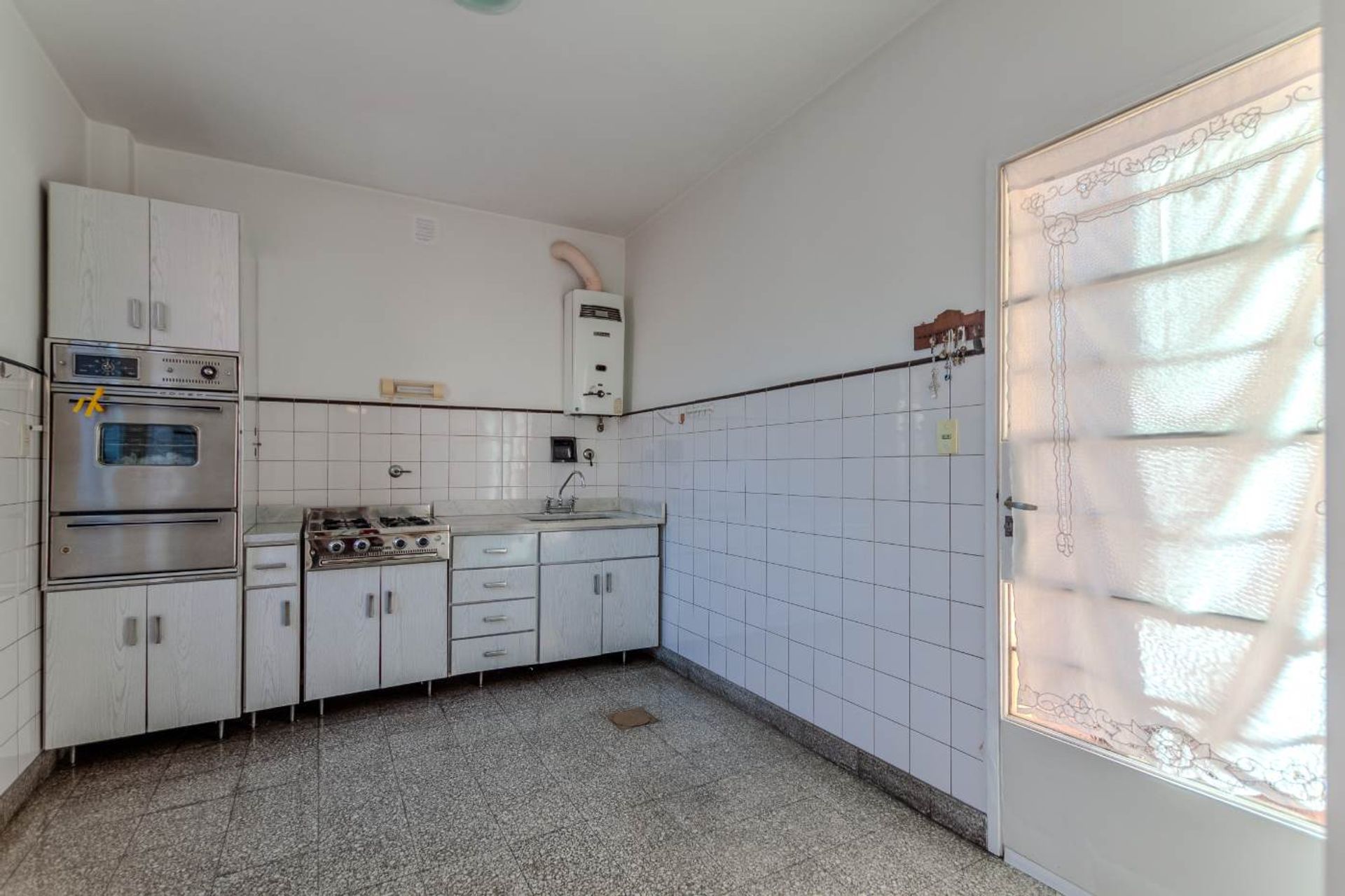 VENTA CASA LOCAL DEPTO APTA CRED. en V. MARTELLI.