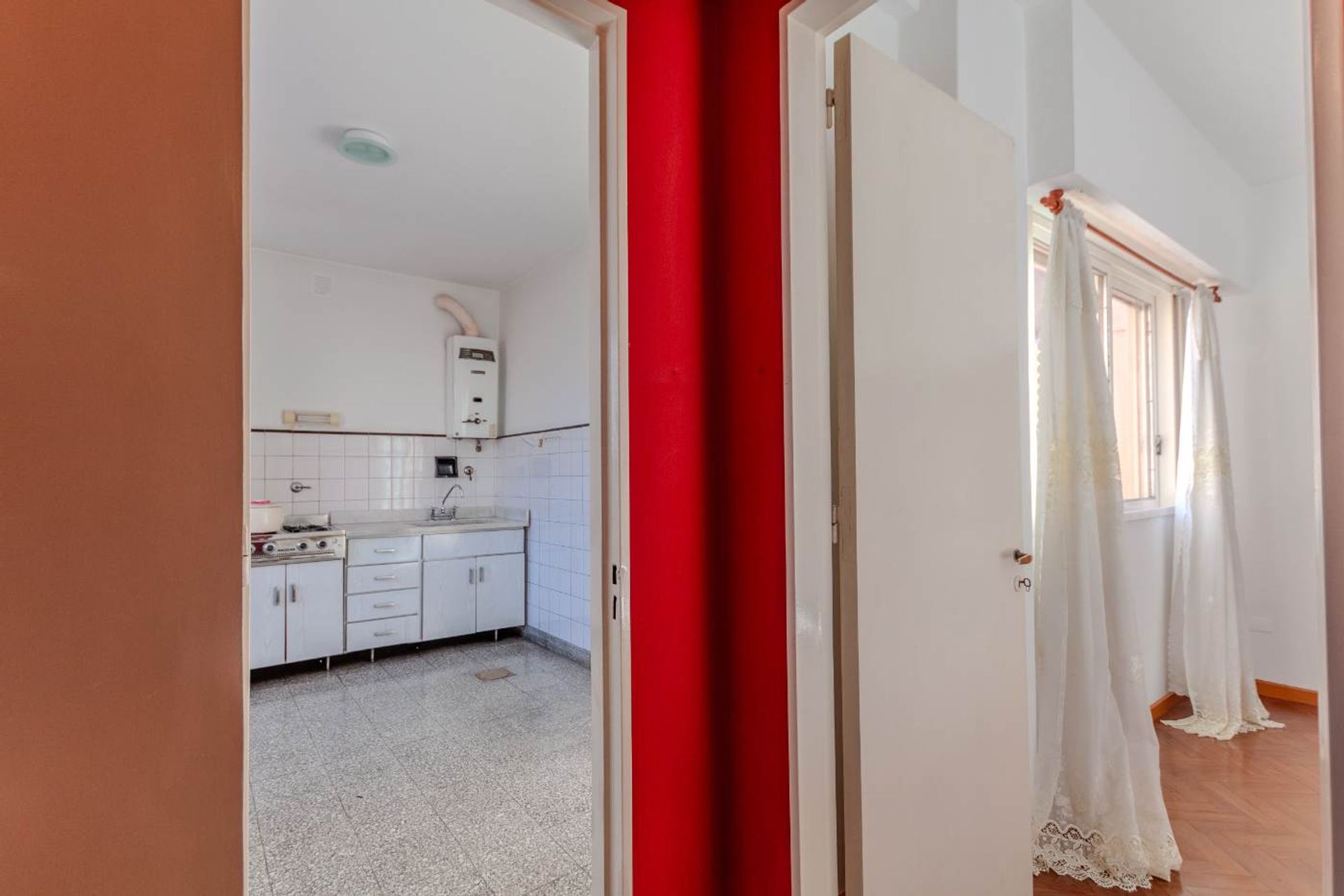 VENTA CASA LOCAL DEPTO APTA CRED. en V. MARTELLI.