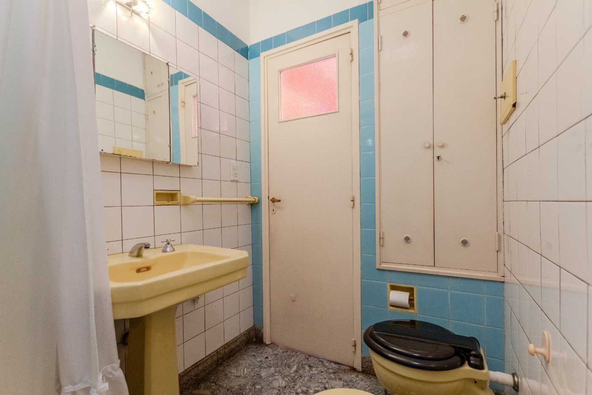 VENTA CASA LOCAL DEPTO APTA CRED. en V. MARTELLI.