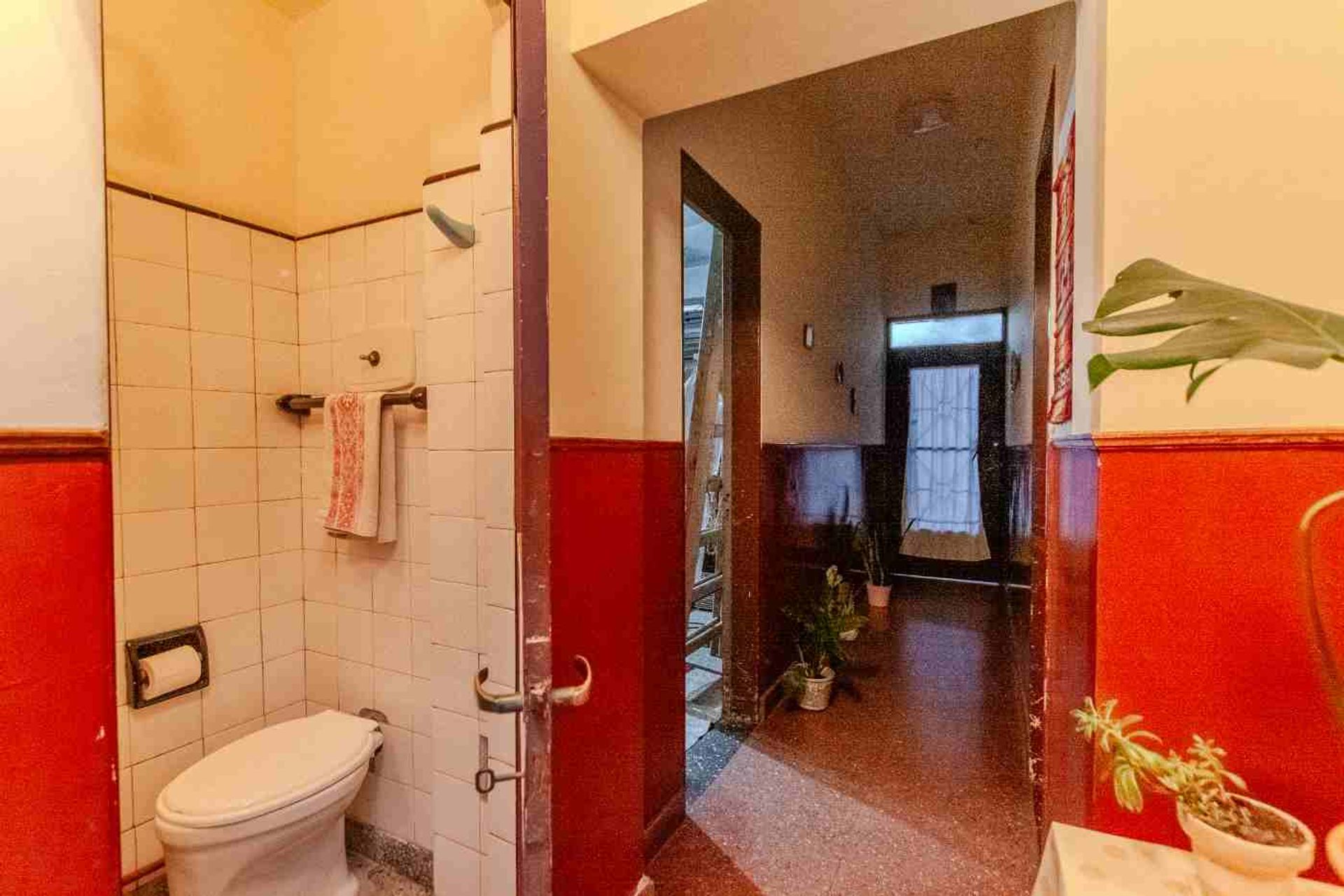 VENTA CASA LOCAL DEPTO APTA CRED. en V. MARTELLI.