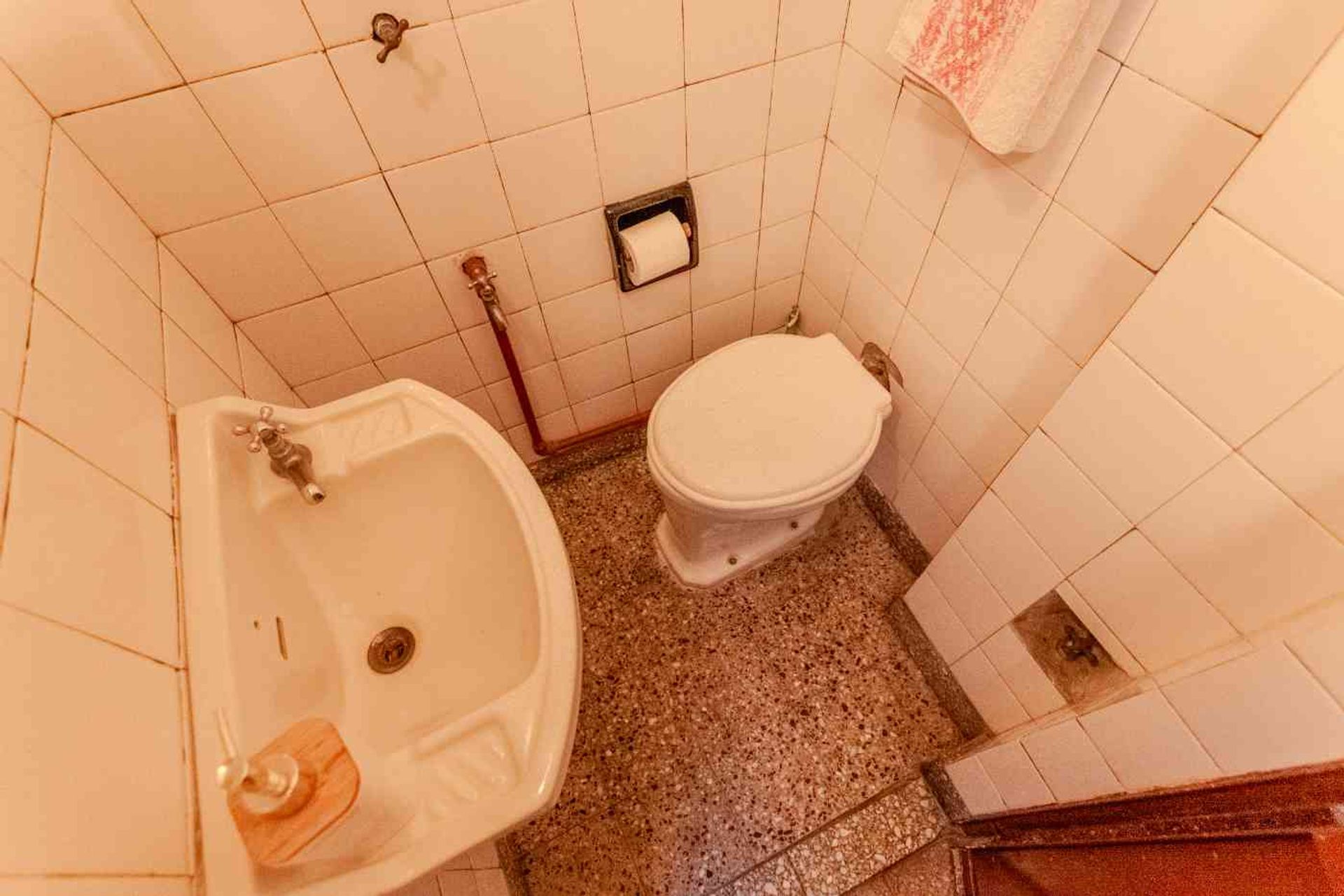 VENTA CASA LOCAL DEPTO APTA CRED. en V. MARTELLI.