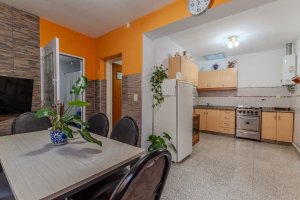 VENTA A/CREDITO CASA+LOCAL+DEPTO en V. MARTELLI.