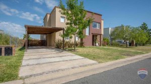 House at the lagoon in San Gabriel, Villanueva, Tigre