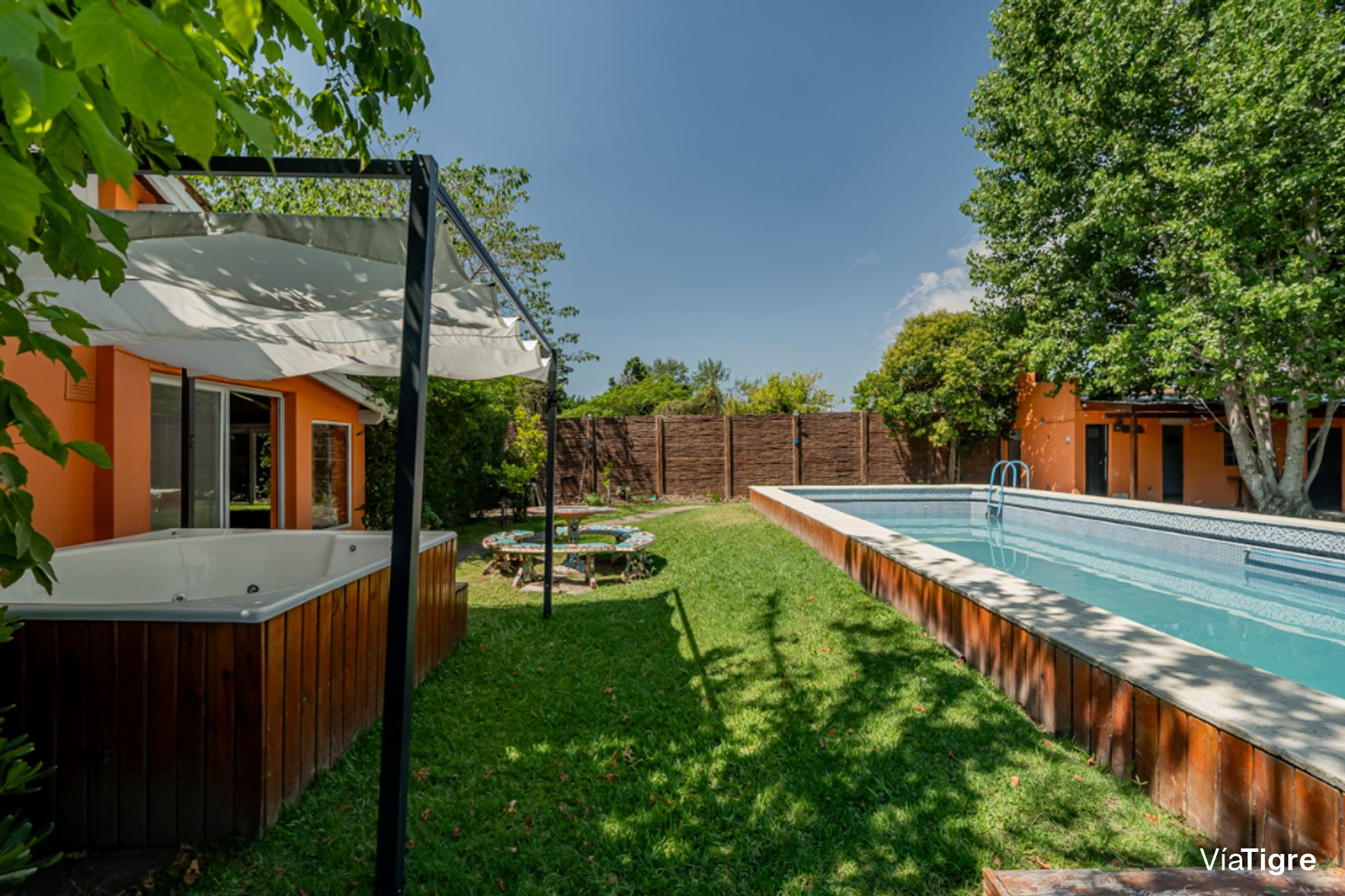 Alquiler casa quinta Benavidez de 1120 m2 c/pileta