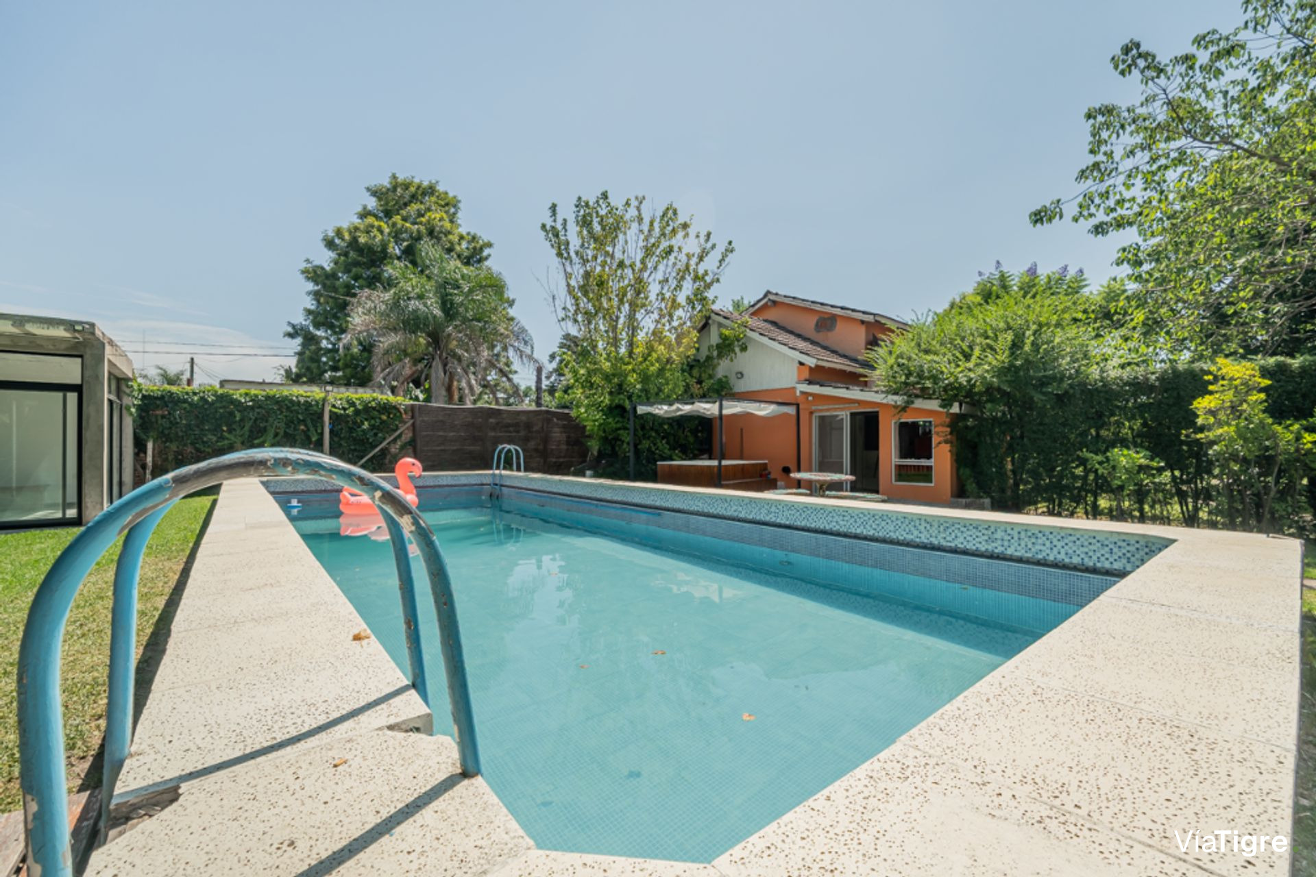 Alquiler casa quinta Benavidez de 1120 m2 c/pileta