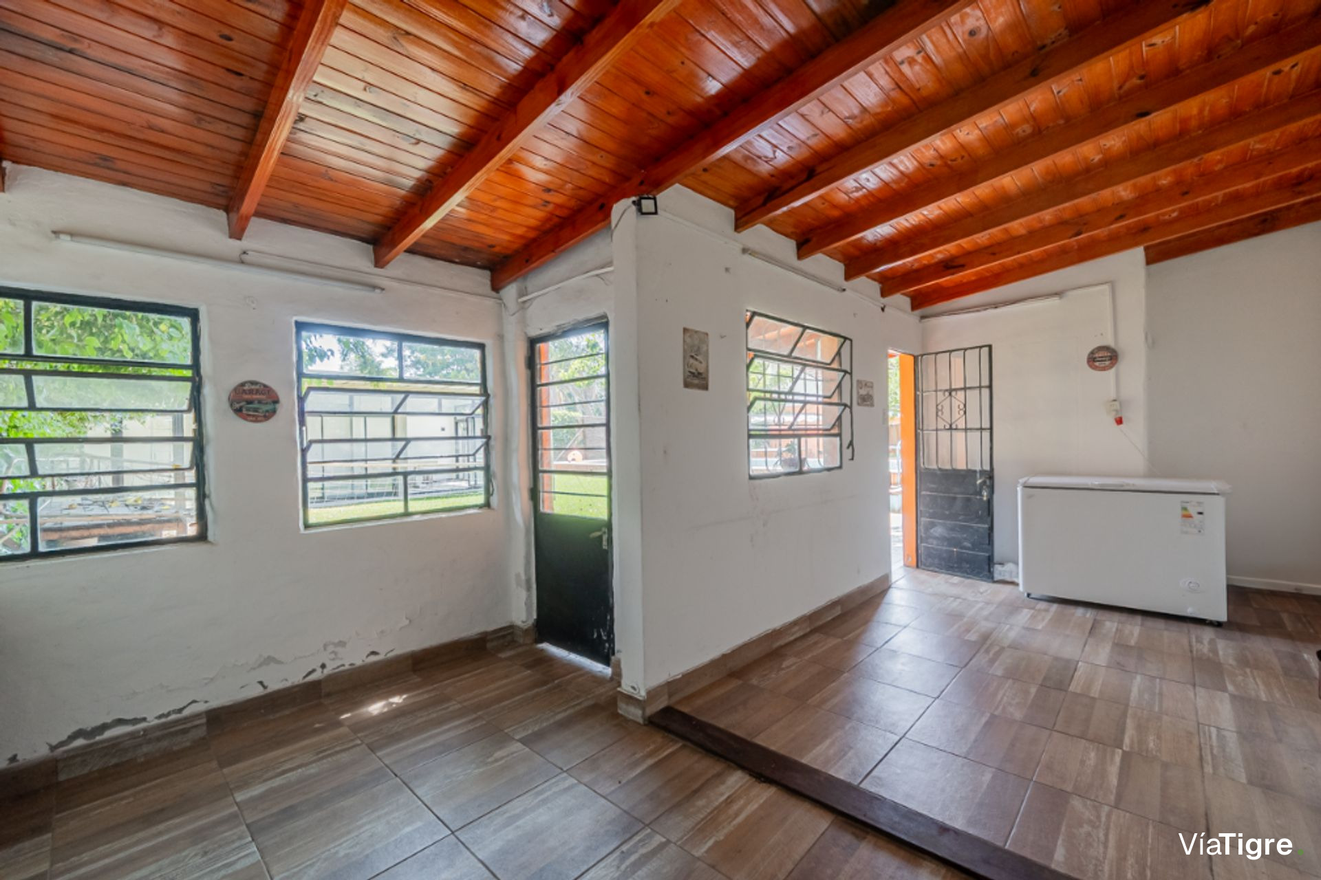 Alquiler casa quinta Benavidez de 1120 m2 c/pileta