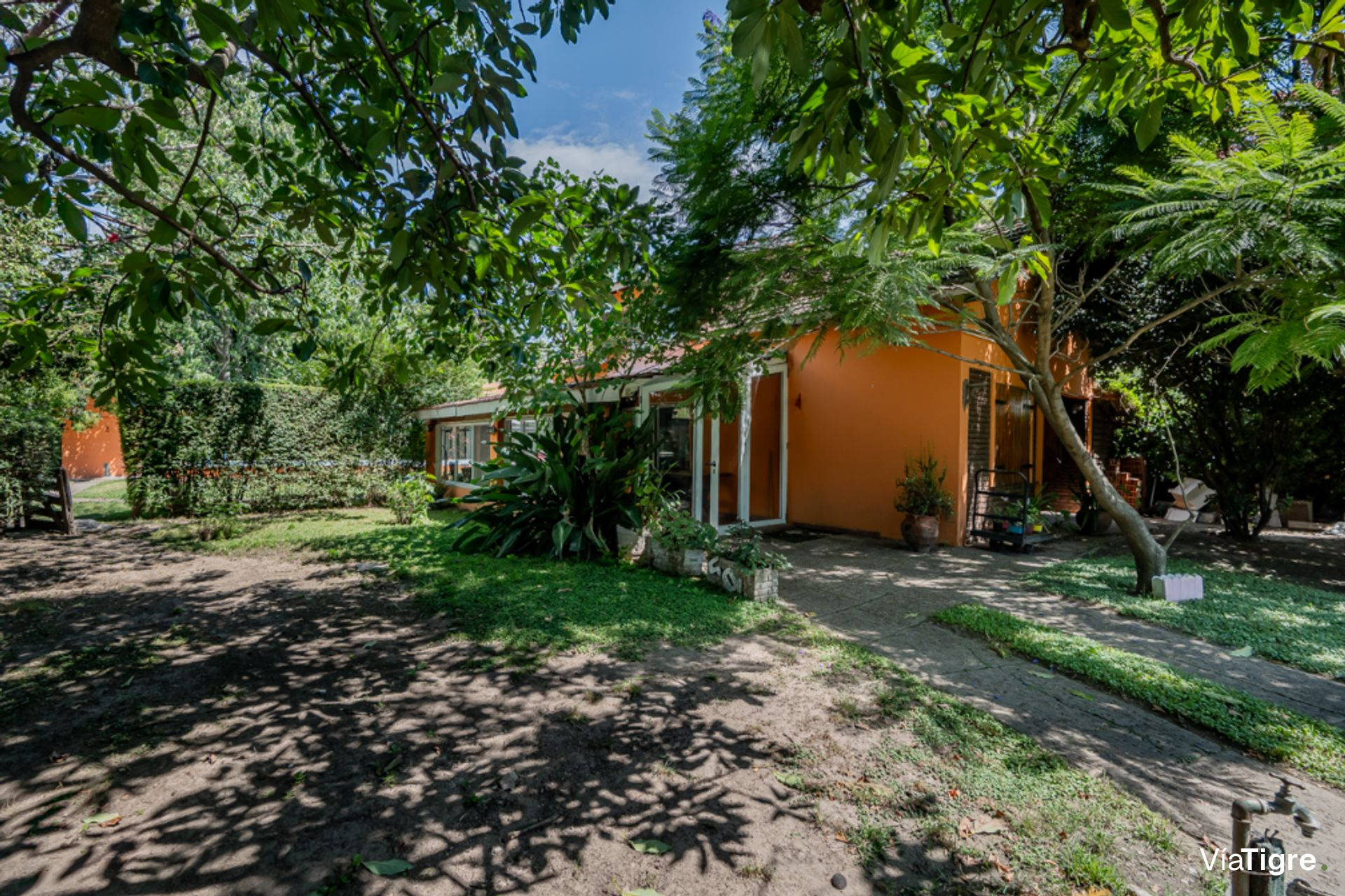 Alquiler casa quinta Benavidez de 1120 m2 c/pileta