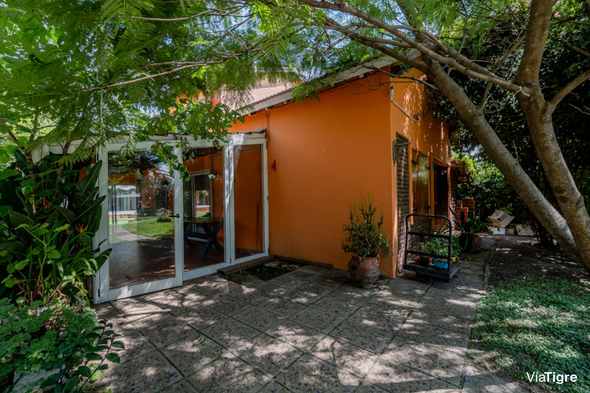 Alquiler casa quinta Benavidez de 1120 m2 c/pileta