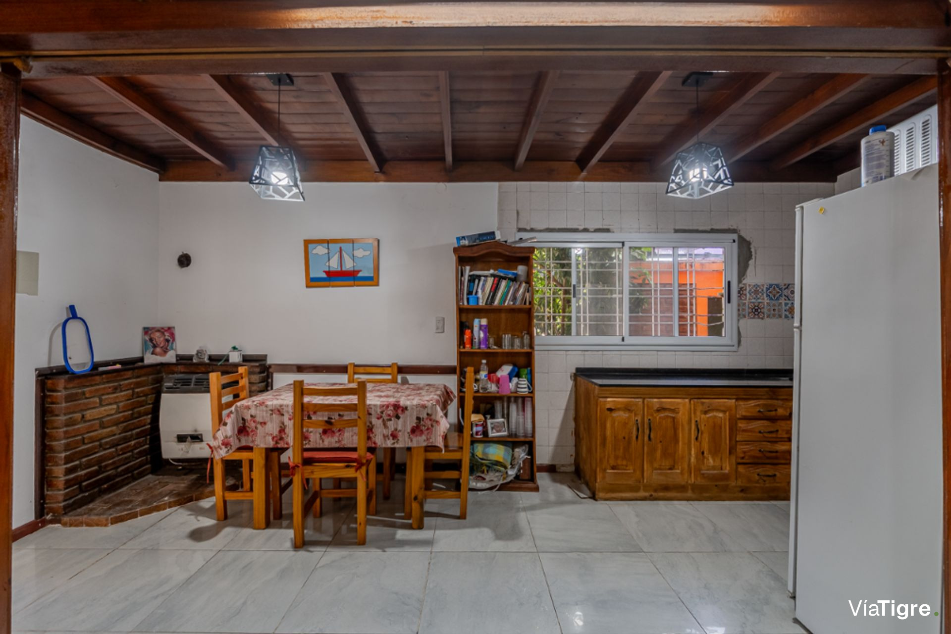 Alquiler casa quinta Benavidez de 1120 m2 c/pileta