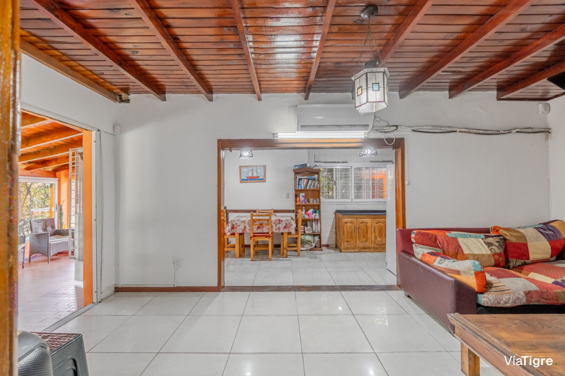 Alquiler casa quinta Benavidez de 1120 m2 c/pileta